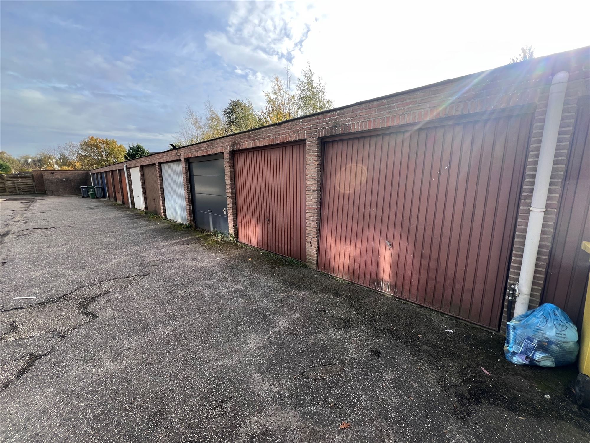 Instapklaar 2-slaapkamer appartement met terras en garage foto 17