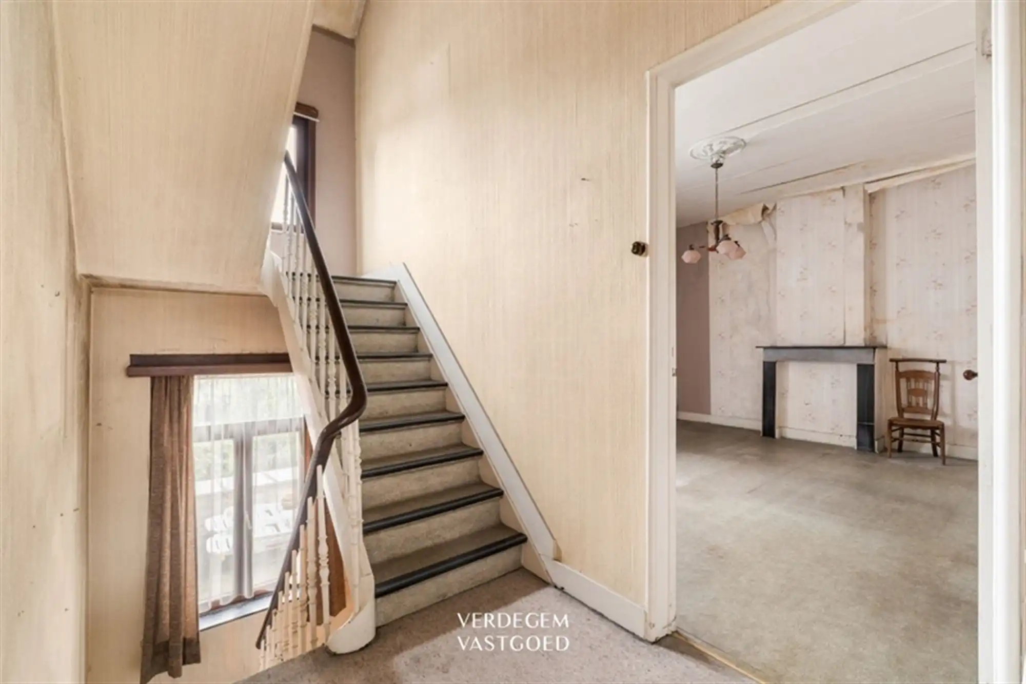 Ruime, te renoveren, woning met bouwgrond op een terrein van 869m² foto 12
