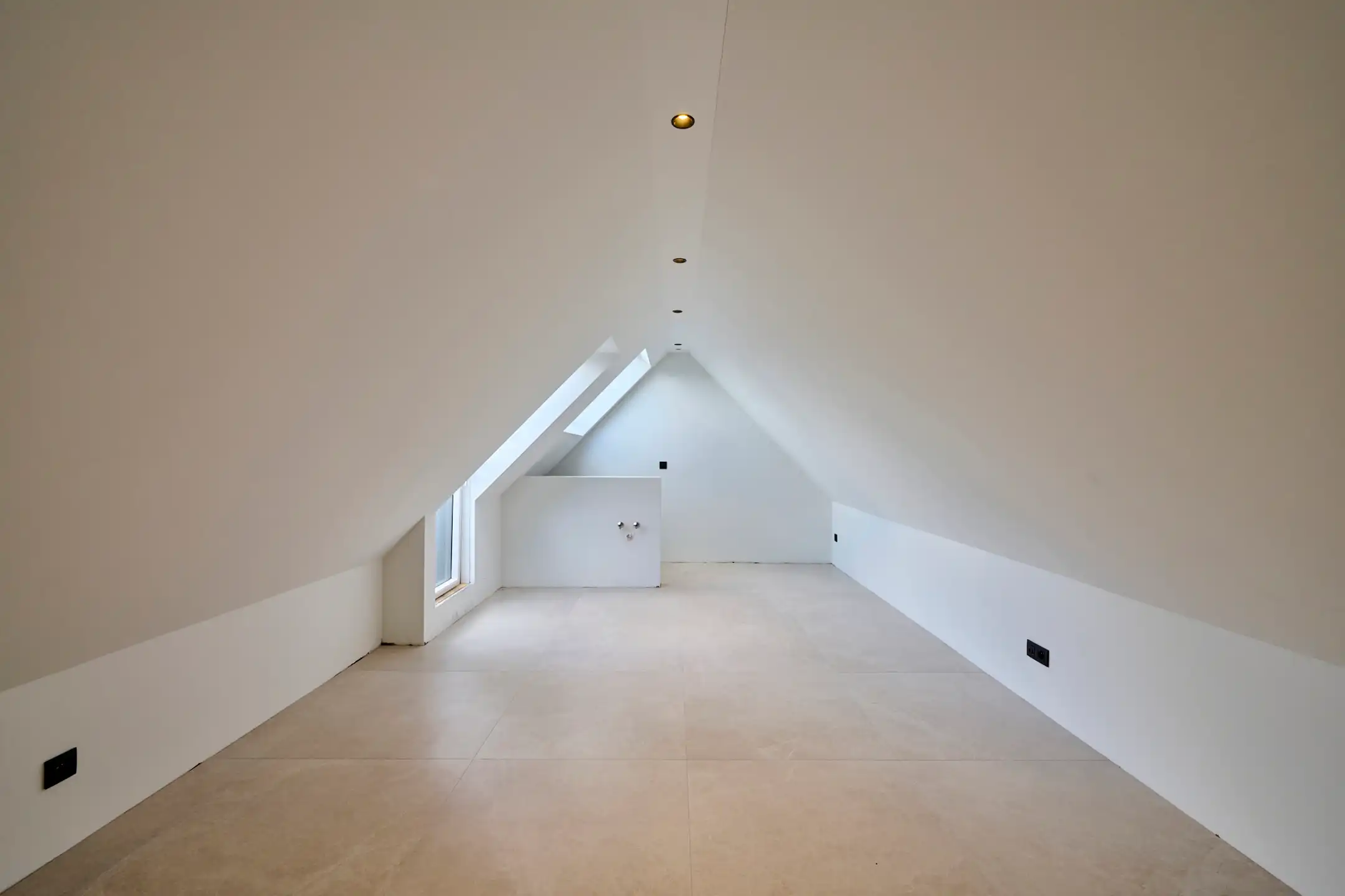 ZEER RUIM MODERN EN LICHTRIJK TRIPLEX APPARTEMENT VAN 160m² foto 11