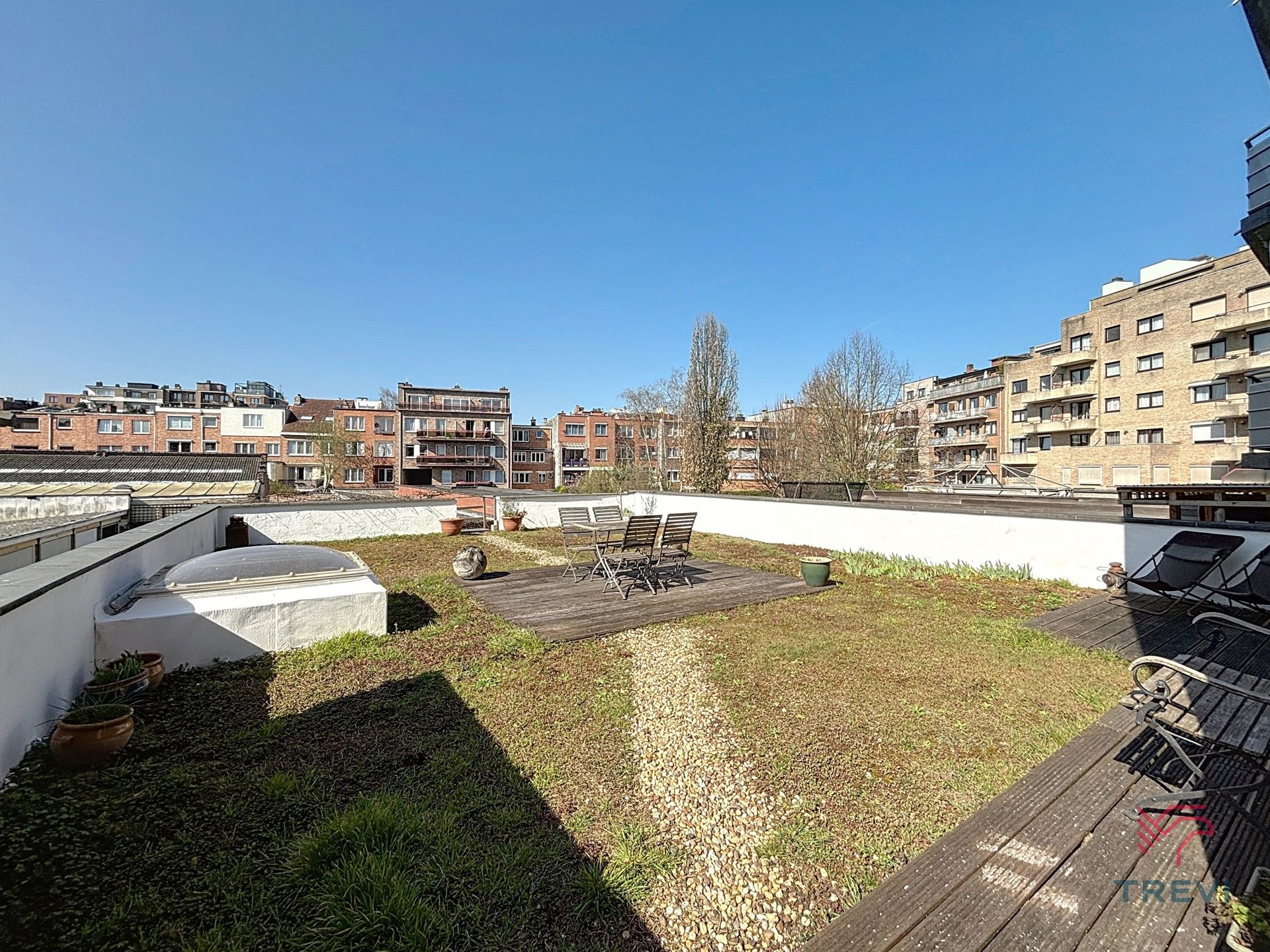 Mooi appartement 1 slaapkamer + tuin + parkeerplaats inbegrepen foto 9
