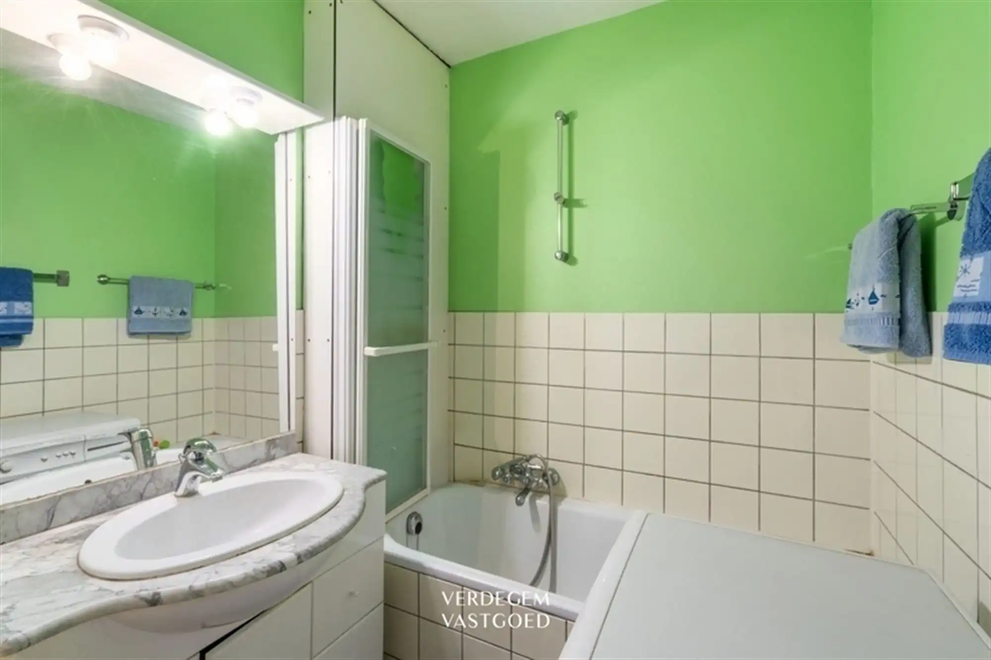 Wonen in de bomen: appartement met 2 slaapkamers en garage, een oase in het groen foto 9