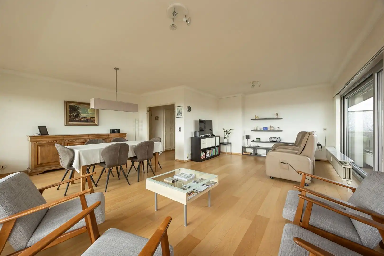 Panoramisch hoekappartement met 2 slaapkamers en xl-garage  foto 3