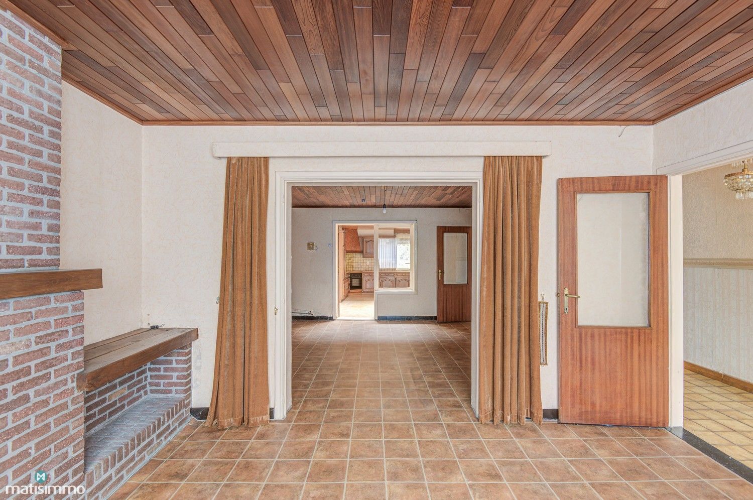 GEZINSWONING MET RUIME TUIN EN DRIE SLAAPKAMERS IN MARTENSLINDE foto 6