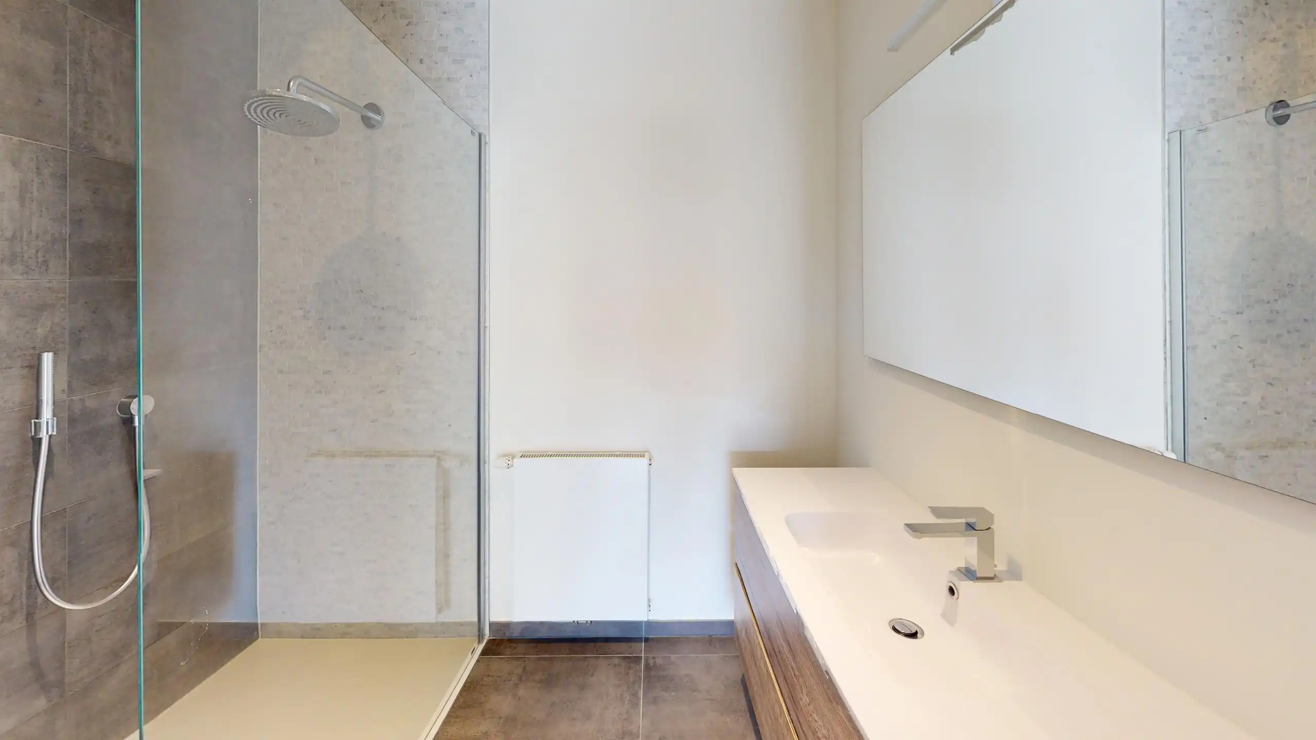 ANTWERPEN - Twee slaapkamer appartement met mooi terras  foto 10