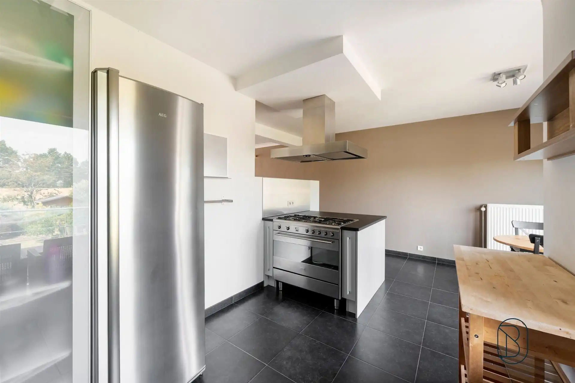 Instapklare bel-etagewoning met aangename tuin en 5 SLK! foto 10