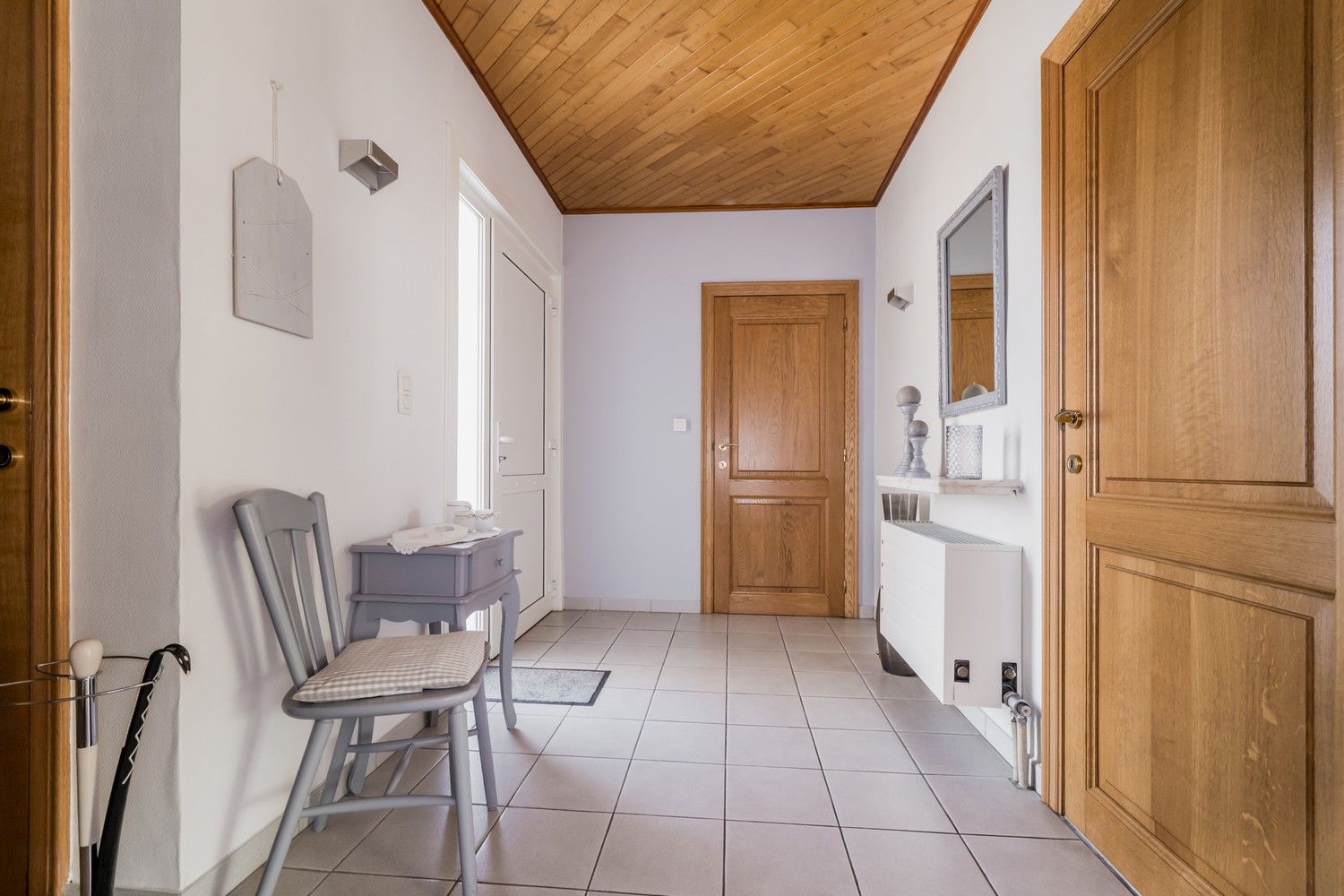 Lichtrijke halfopen bebouwing in aangename woonwijk foto 3