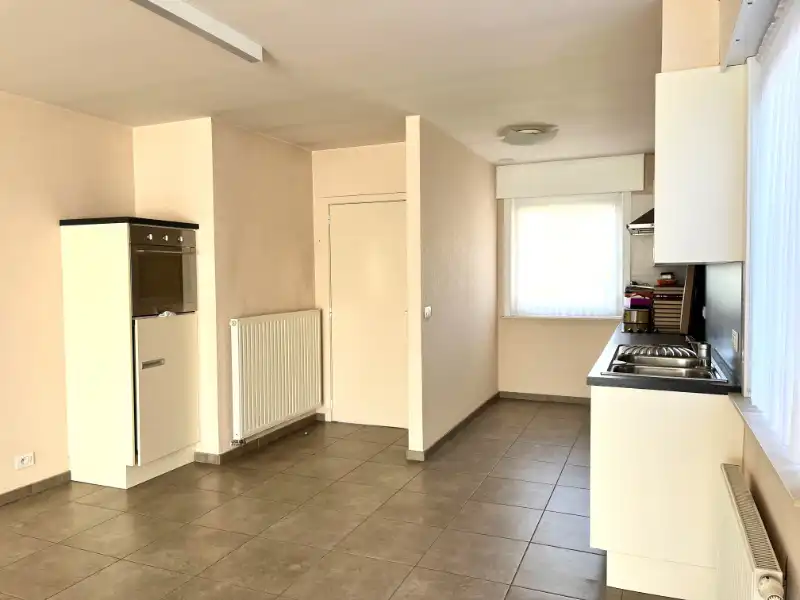 Woning met slaapkamer en badkamer gelijkvloers foto 6