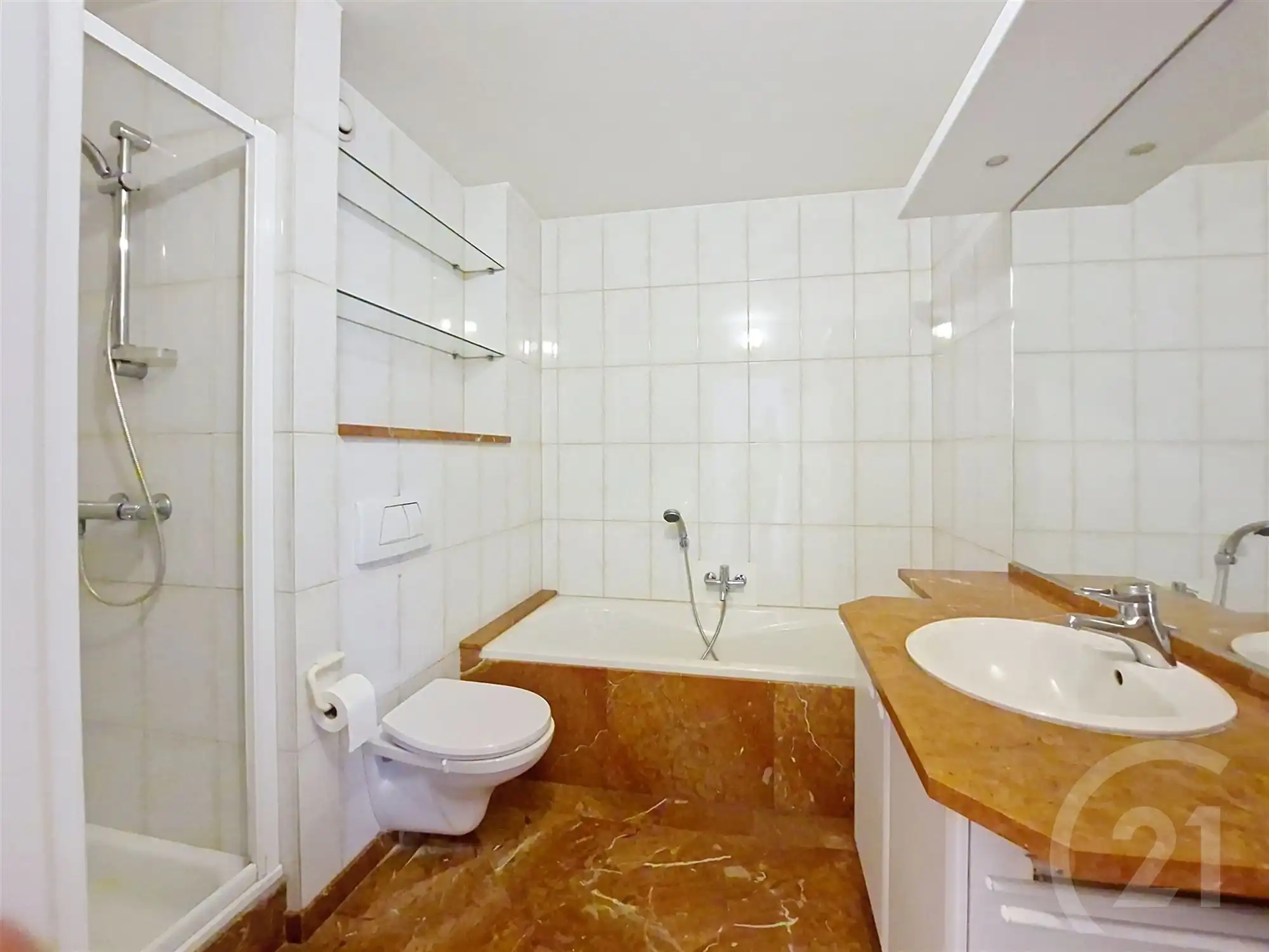 Instapklaar appartement met 3 slaapkamers en groot terras foto 9