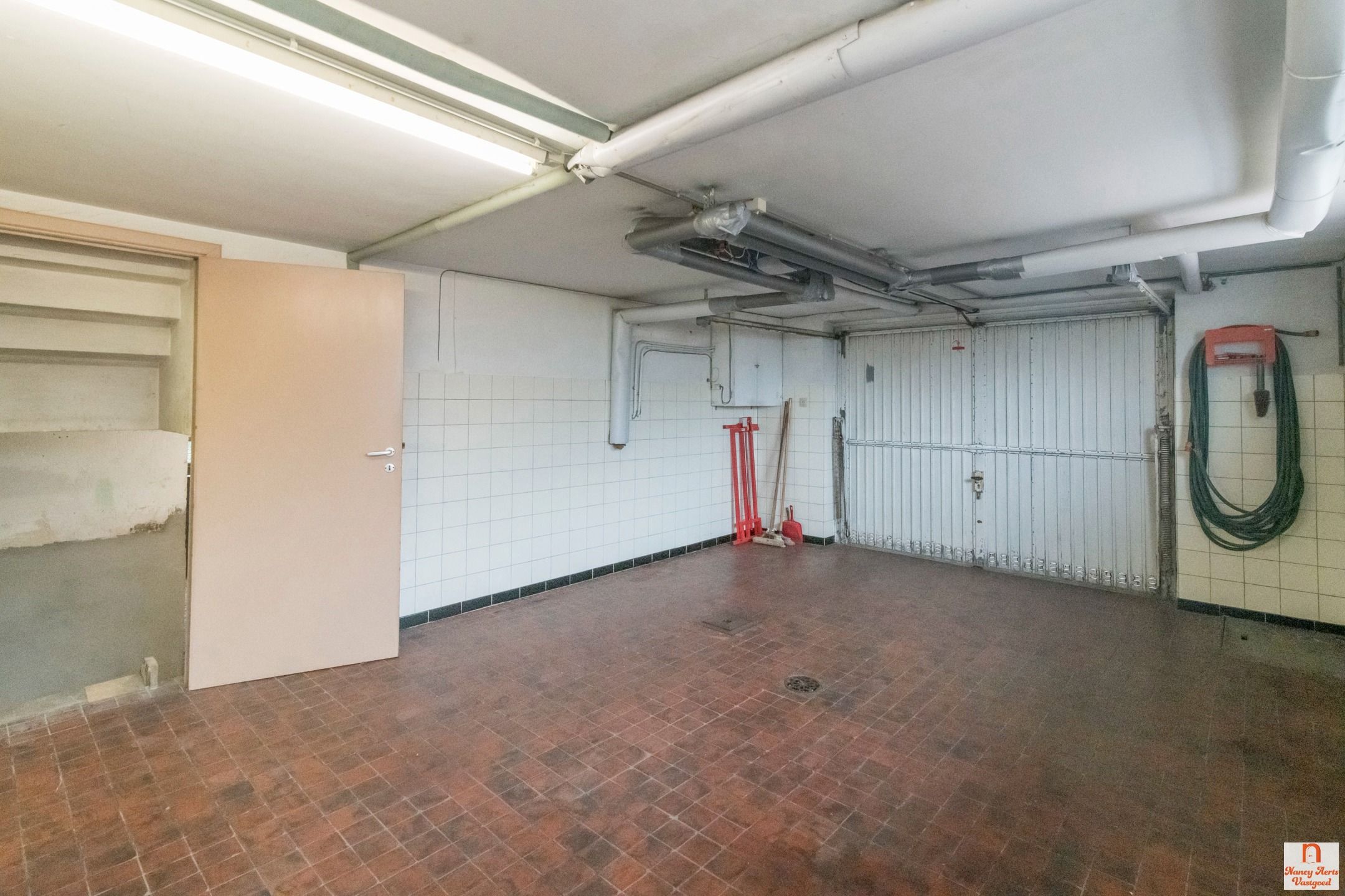 Split-level woning met grote tuin en vrij uitzicht foto 62
