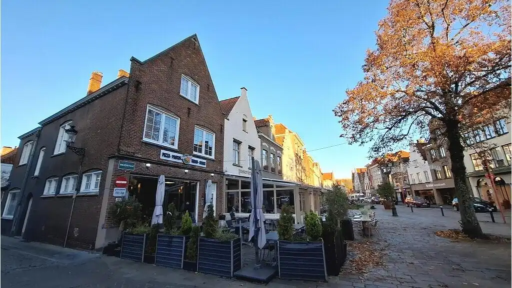 Overname instapklaar Pizza en Fast-food restaurant met Terras in Brugge foto 11