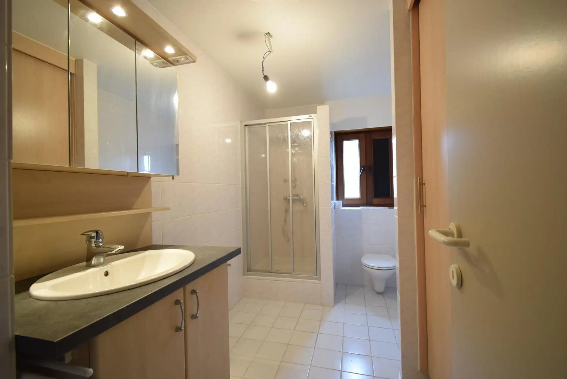 STIJLVOLLE HALFOPEN WONING NABIJ STERREBOS foto 7