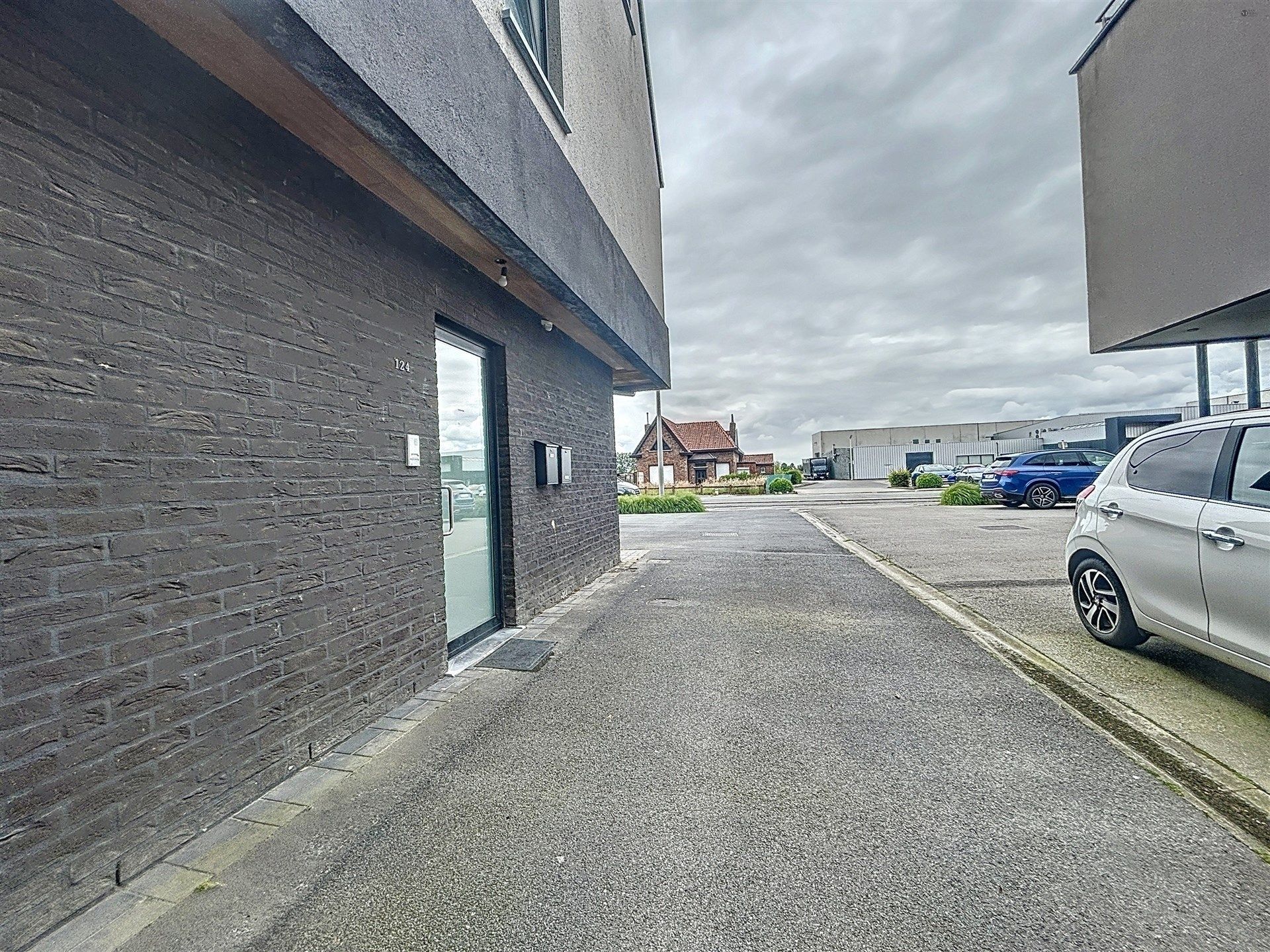 Gunstig gelegen handelszaak + 3 appartementen op perceel van 1147m² foto 11
