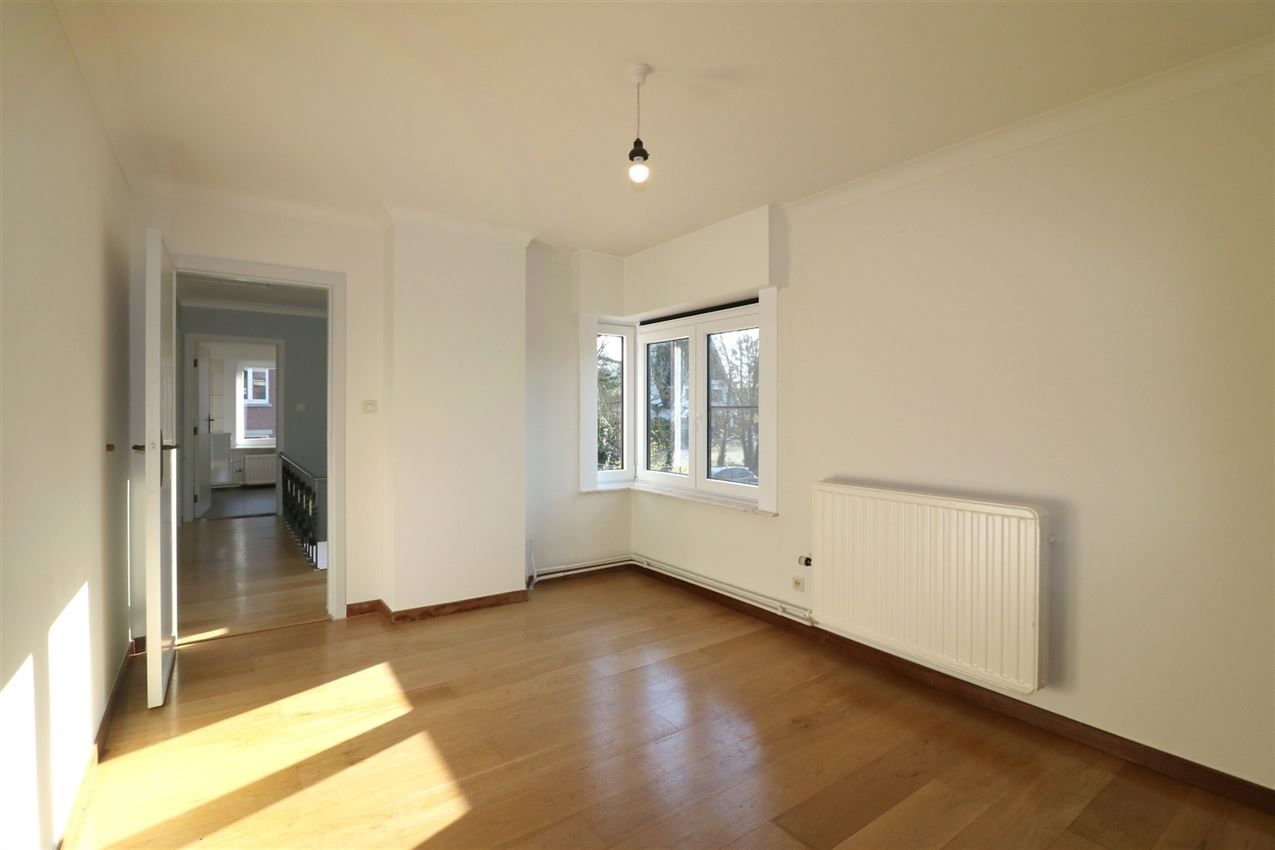 karaktervol, 3 grote slaapkamers, zuidterras, nabij station en natuur foto 24