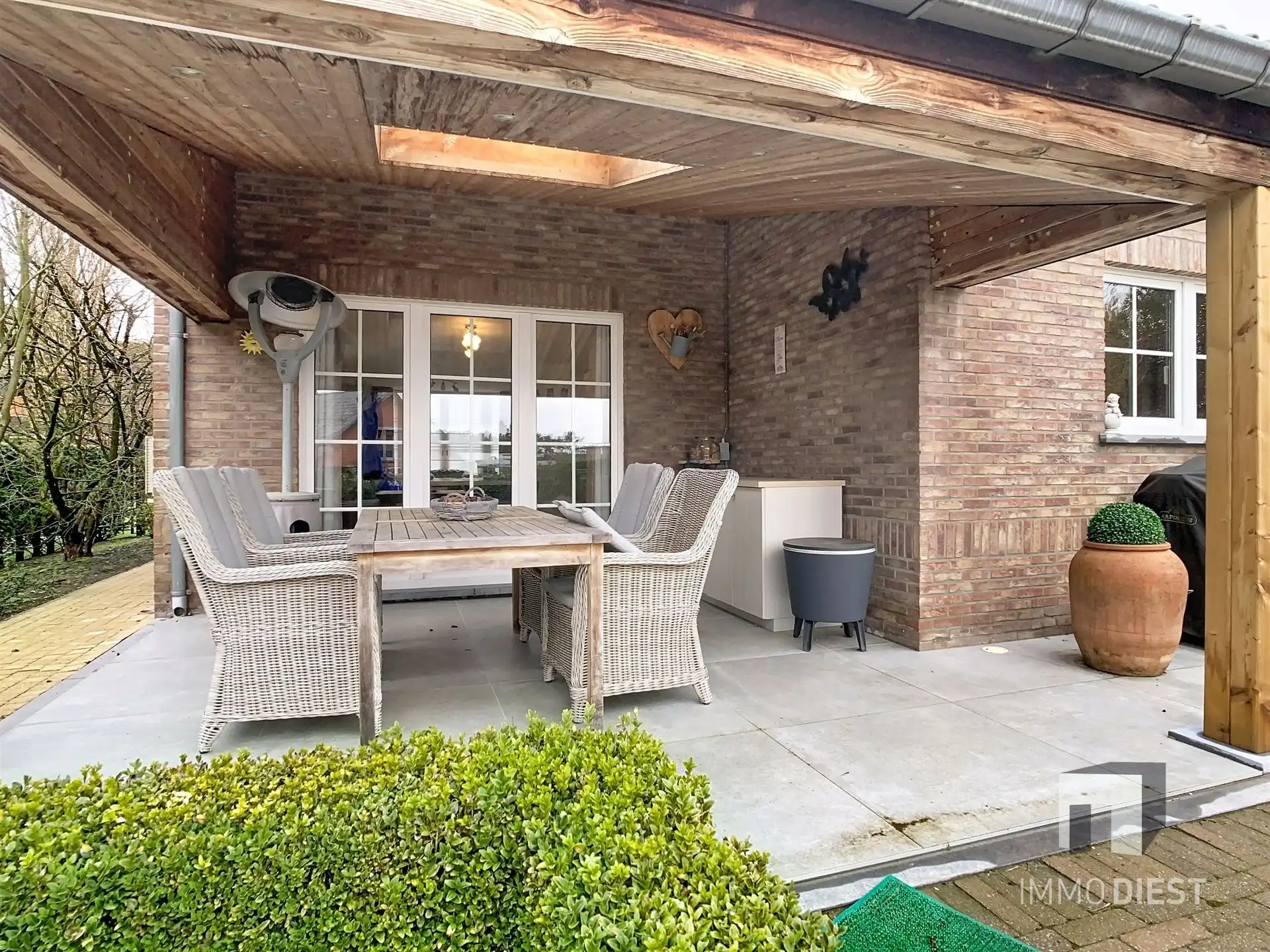 Woning met 4 slpks in residentiële wijk foto 22