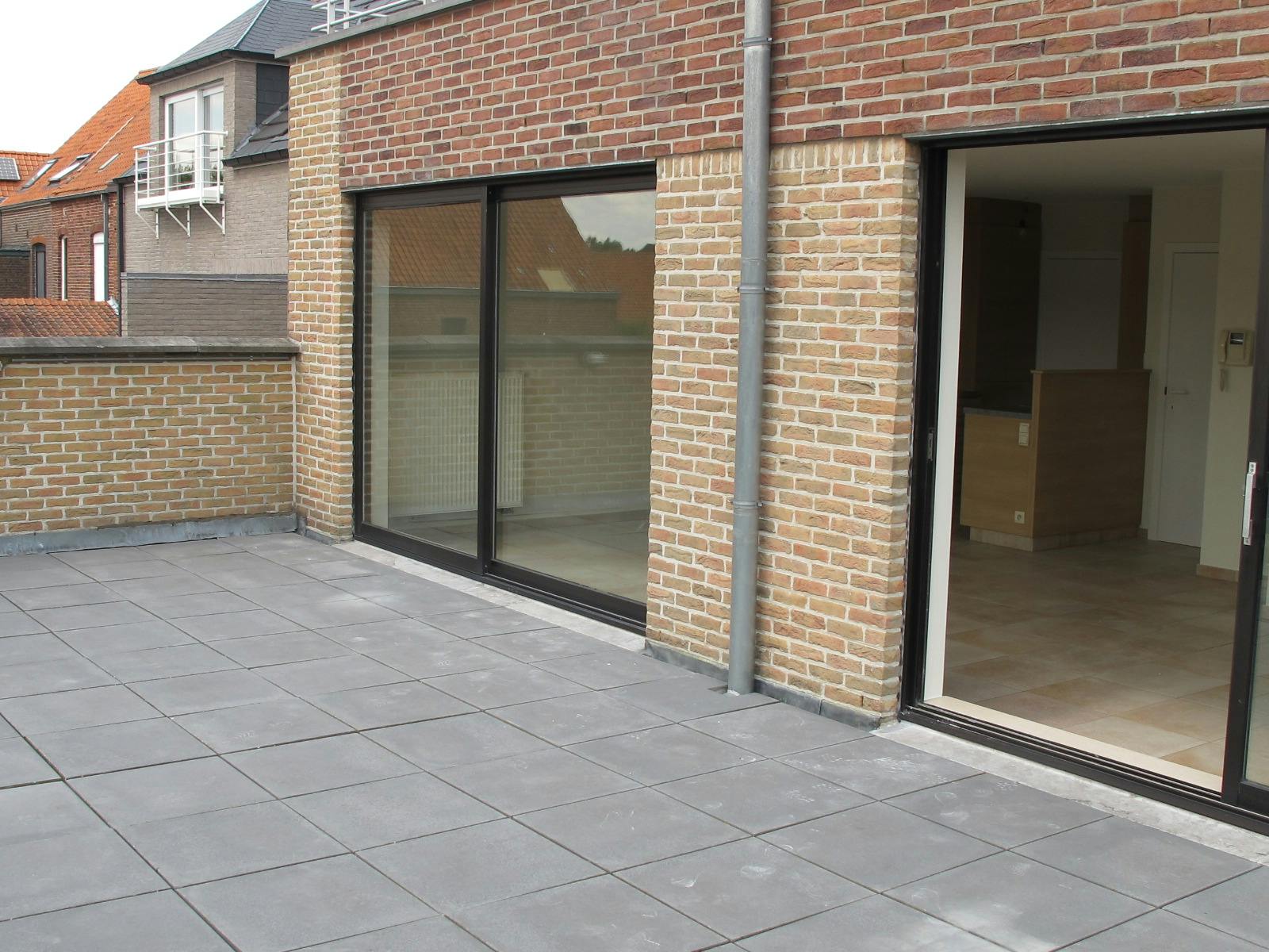 Vastgoedvennootschap met verhuurde magazijnen en opbrengsteigendom te Kortrijk  foto 3