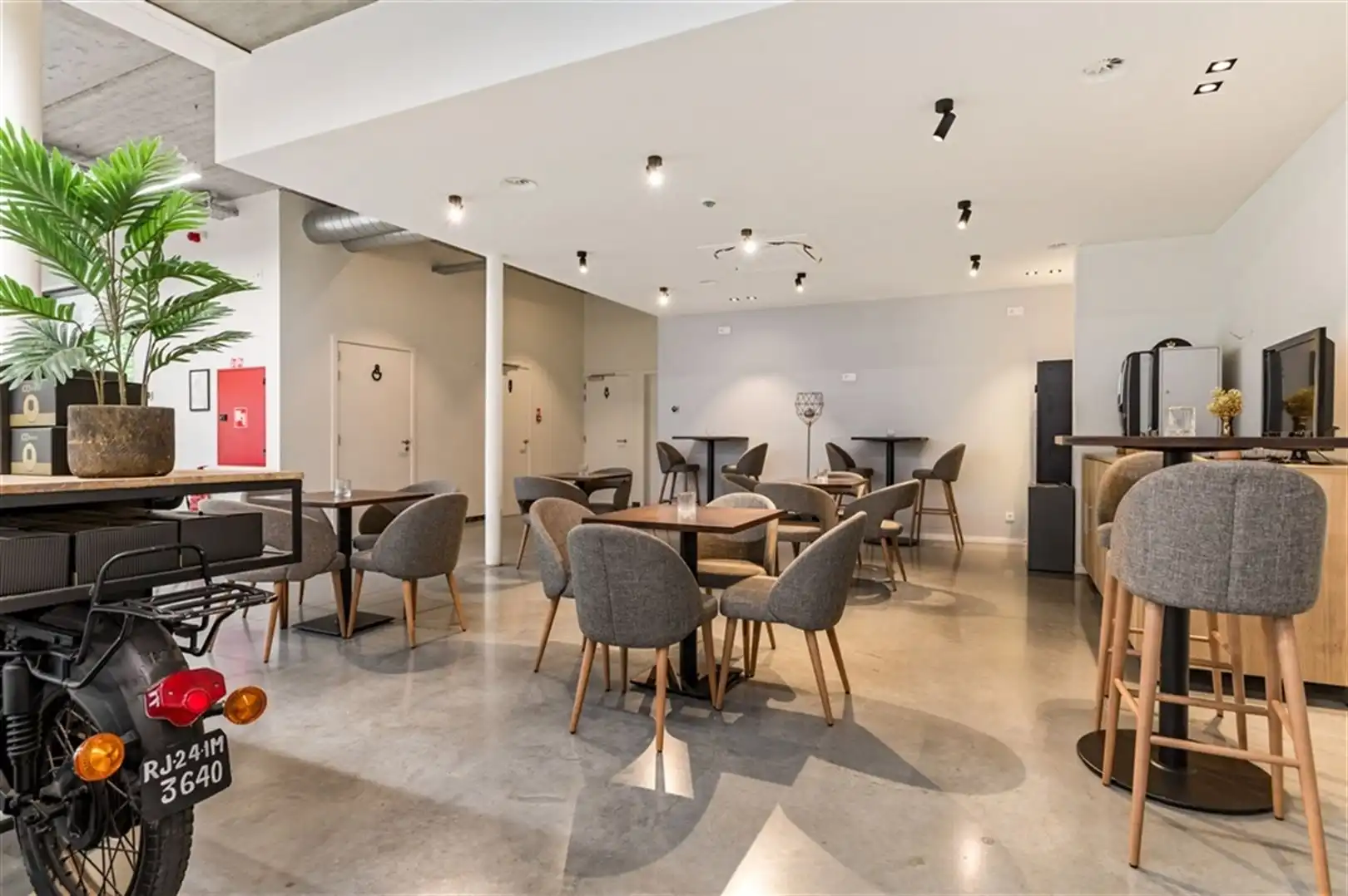 Moderne instapklare kantoren te huur foto 23