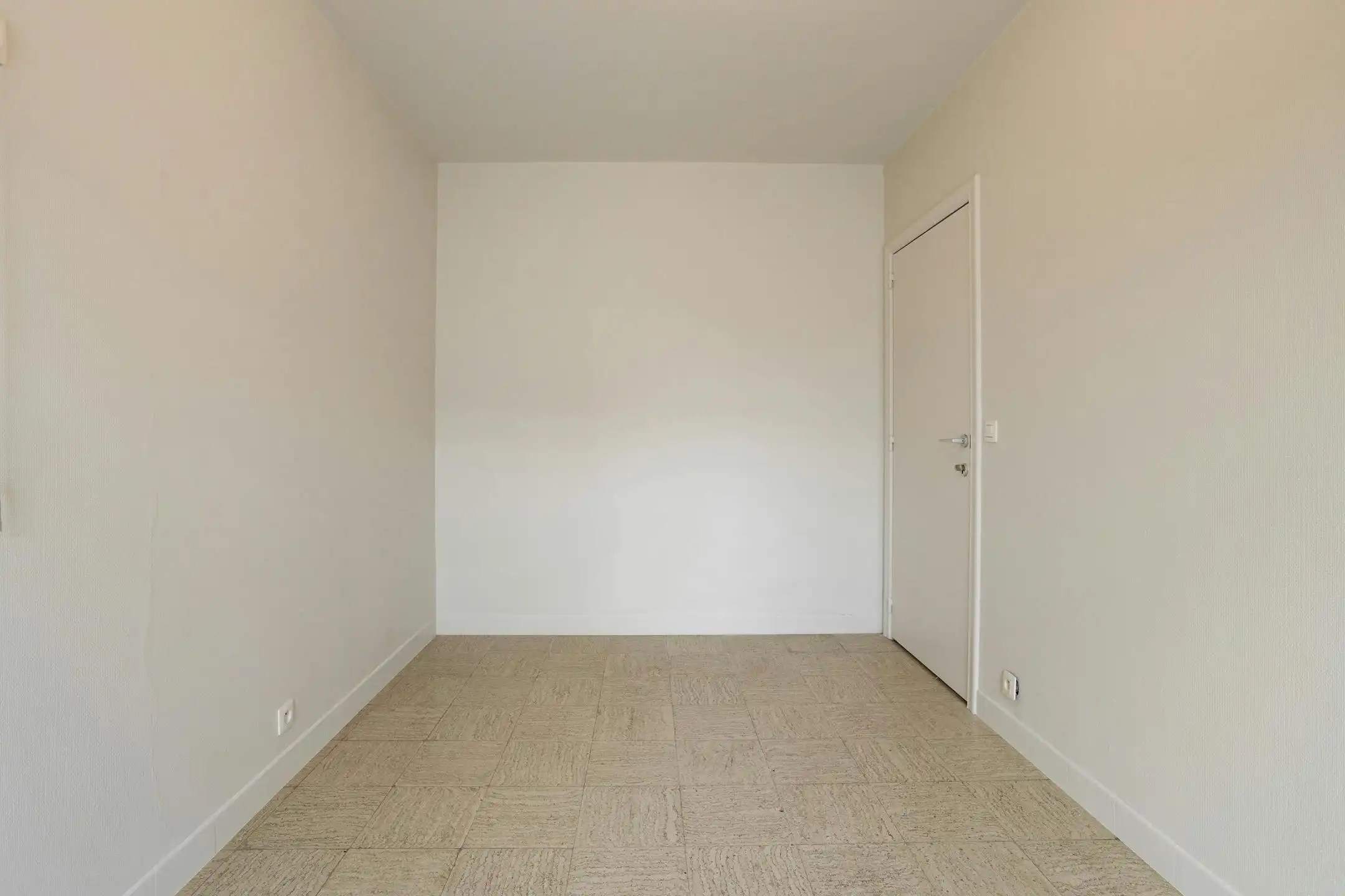 Bel-étage huis te koop met ruime garage en zicht op de vaart foto 14