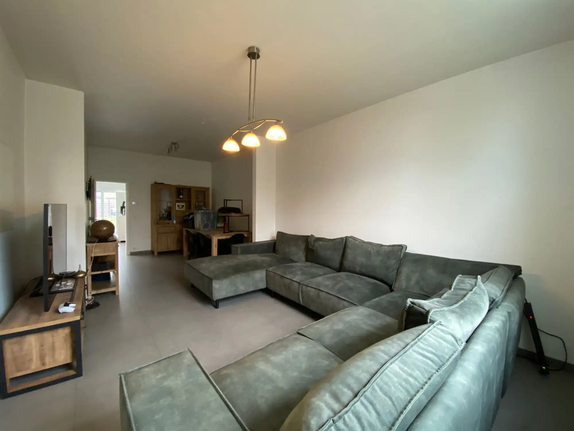 Ruime halfopen bebouwing  met 4 slaapkamers en garage foto 3