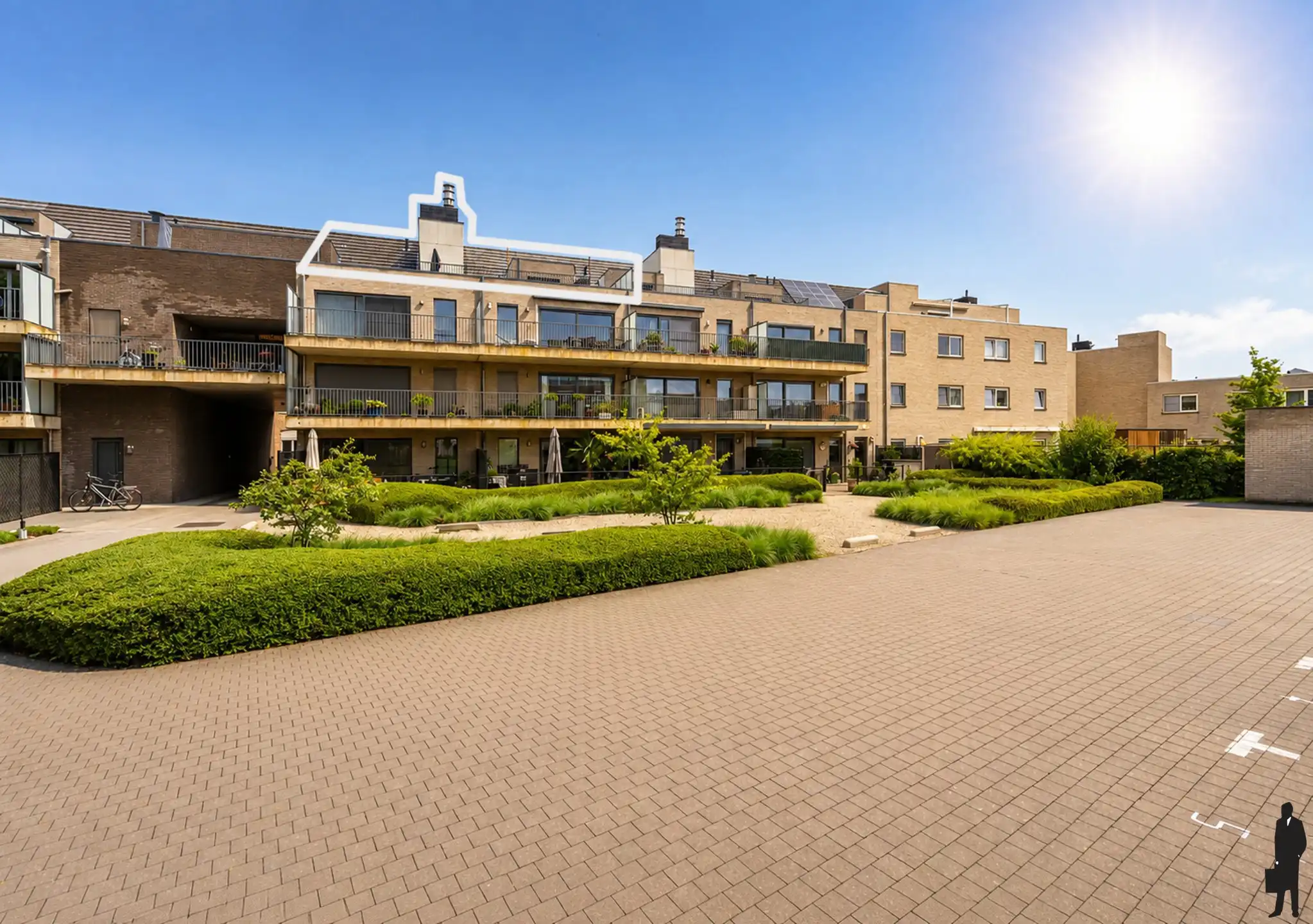 Uitstekend, licht appartement - riant zonneterras en garage foto 2