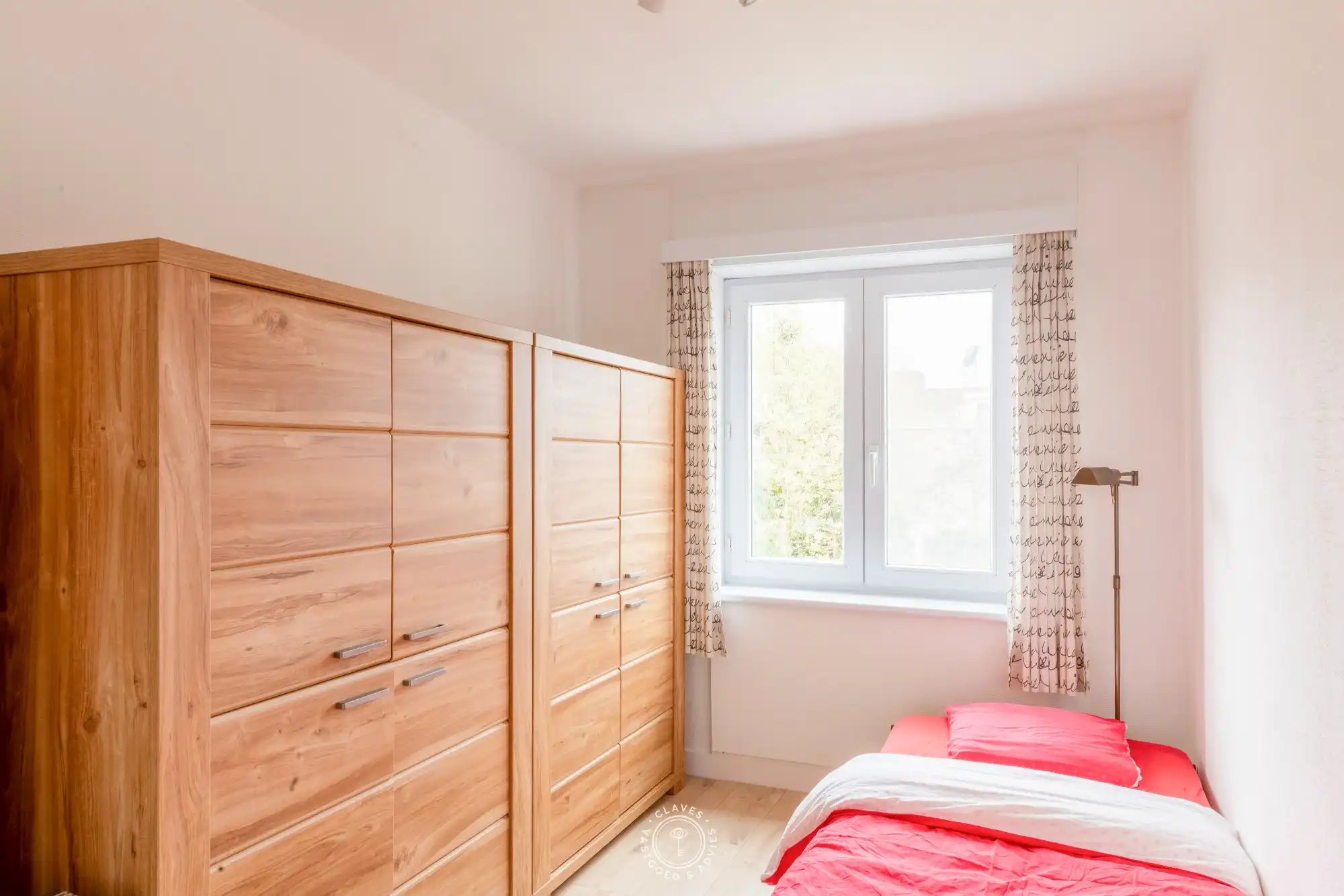 Prachtige bel-etage woning met parkeerplaats en garage in hartje Temse foto 9