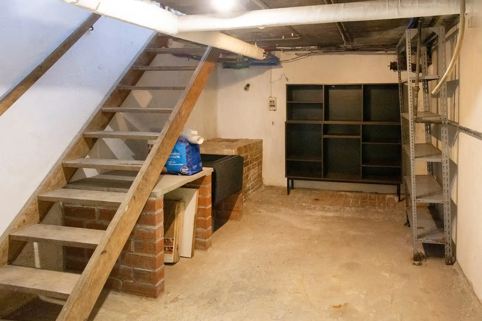 Ruime alleenstaande woning met grote tuin en veel privacy. foto 16