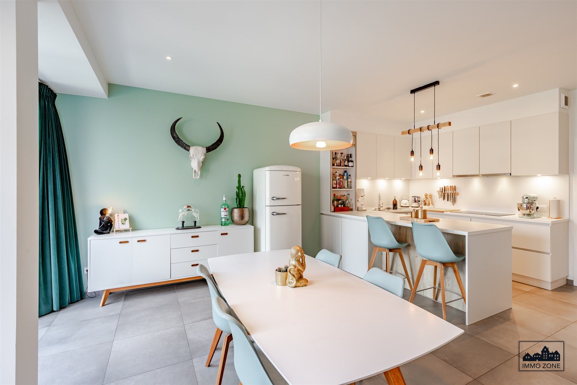 Luxe appartement met garage in stadskern Sint-Niklaas foto {{pictureIndex}}