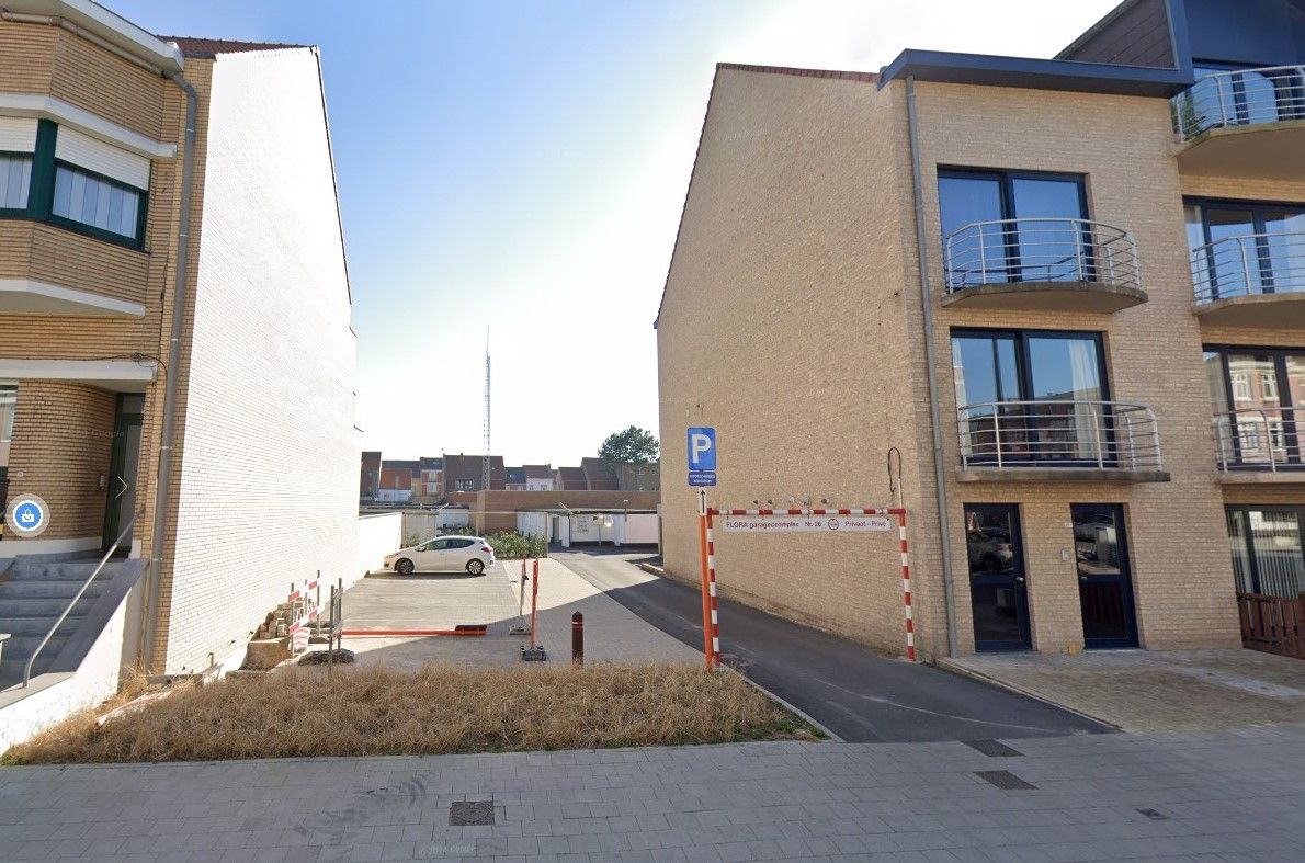 Garage te koop foto {{pictureIndex}}