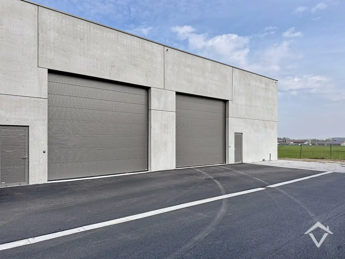 Nieuwbouw loods KMO-UNIT te koop – 256 m² met 1 parkeerplaats inbegrepen op de industriezone te Aartrijke foto 11