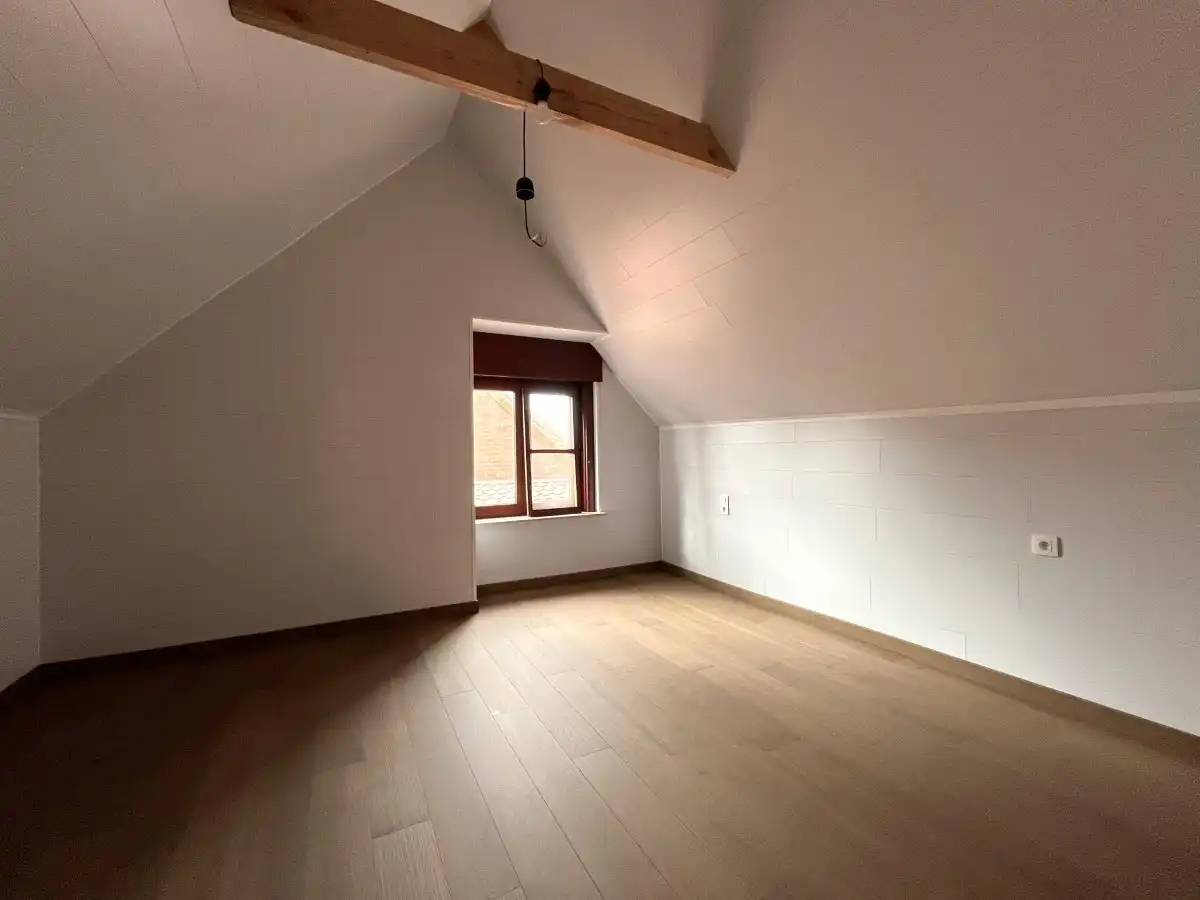 Zonnebeke – Volledig gerenoveerde woning met tuin foto 13