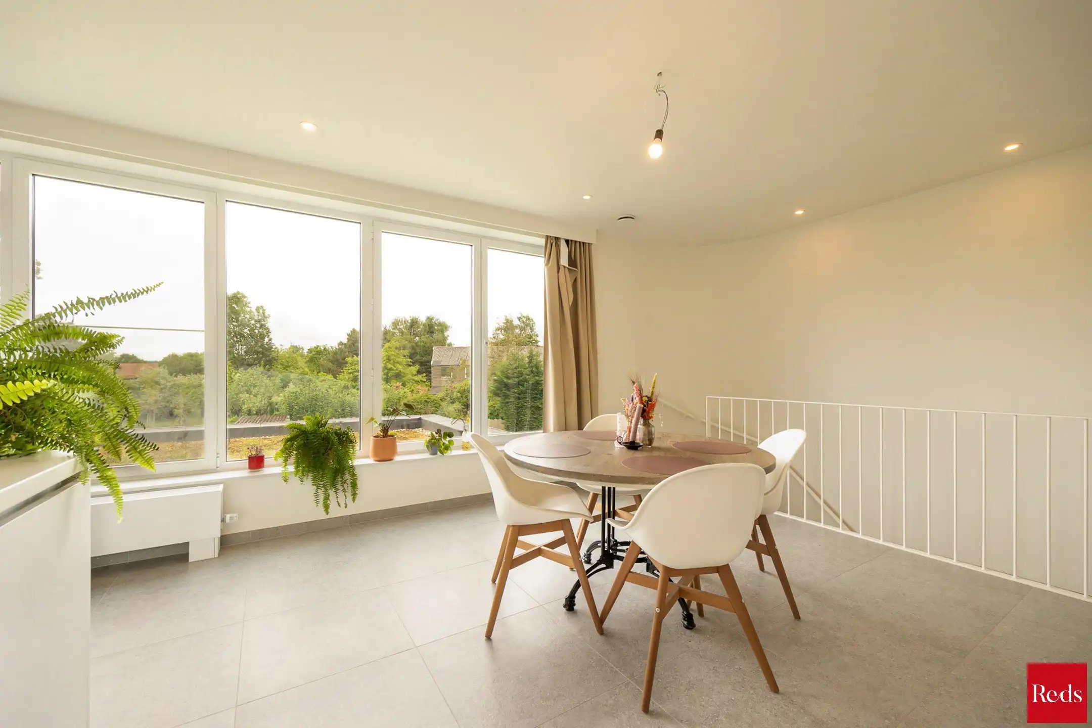 Duplex appartement met twee slaapkamers en tuin foto 5