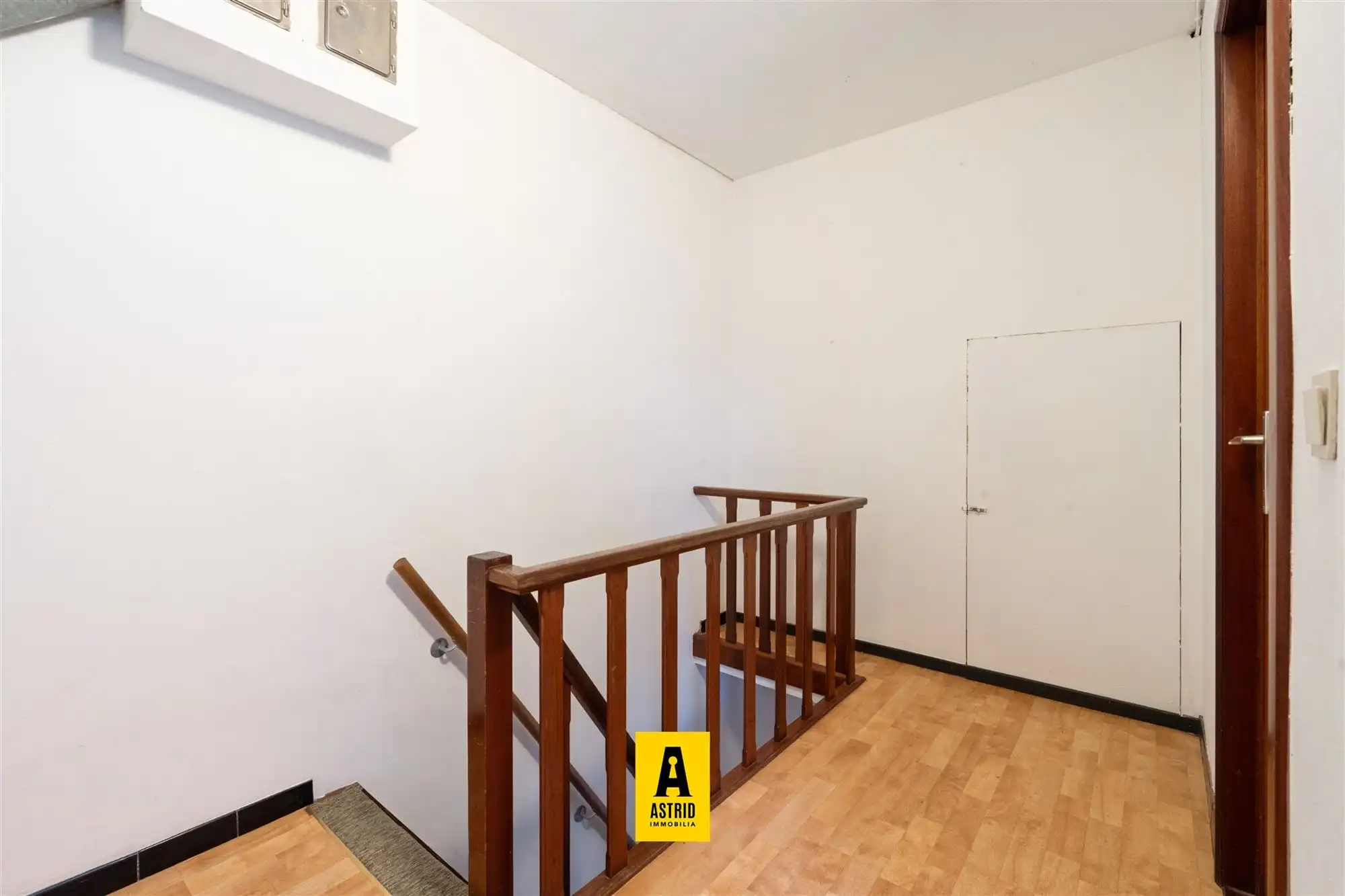  Ruime rijwoning met 5 slaapkamers en tweewoonst-indeling op topligging in Bredene foto 26