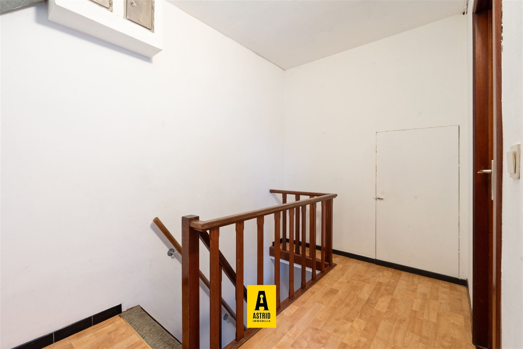  Ruime rijwoning met 5 slaapkamers en tweewoonst-indeling op topligging in Bredene foto 26