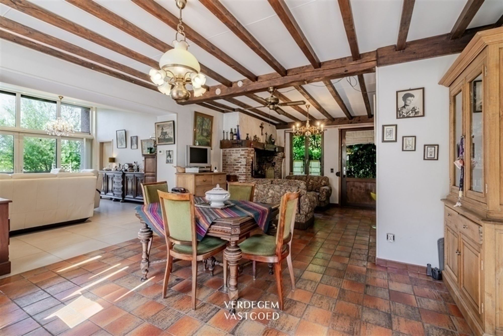 Authentieke woning met recente uitbreiding en uniek historisch accent foto 4