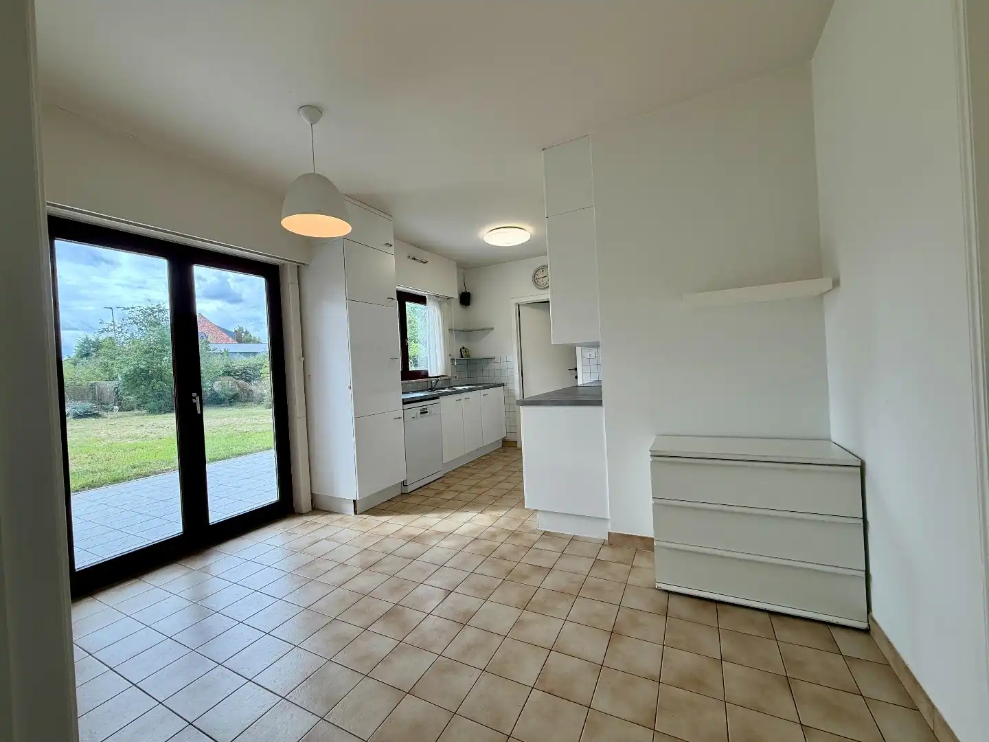 Lichtrijke villa met tuin, terras en dubbele garage in Sint-Denijs-Westrem foto 4