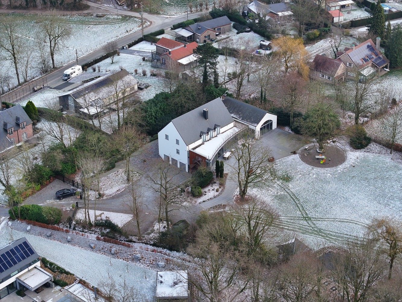 Eigentijdse villa met binnenzwembad en wellness, prachtig gesitueerd op een perceel van bijna 7ha te Warsage foto 26