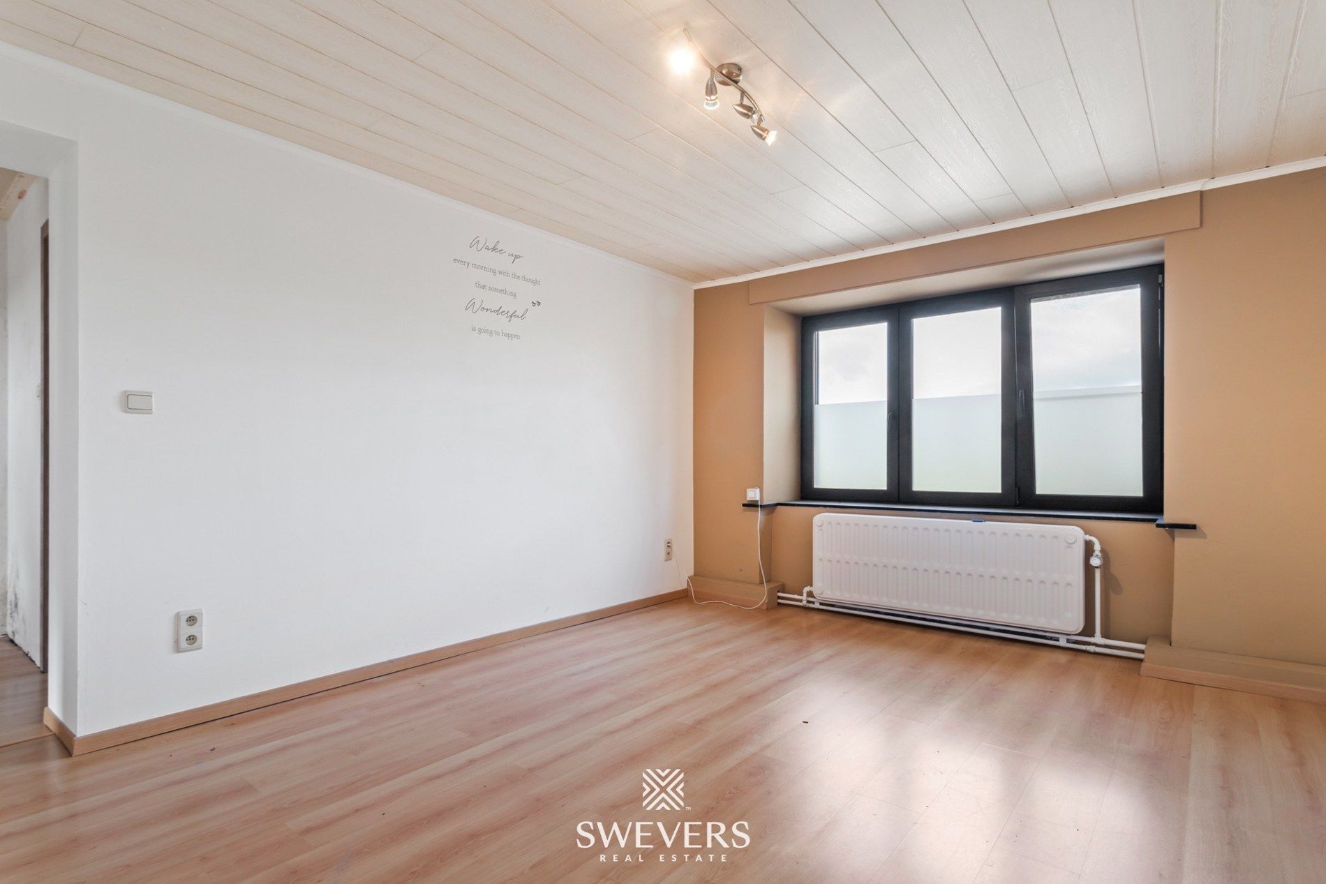 Ideale gezinswoning, instapklaar met ruime tuin en bouwgrond foto 17