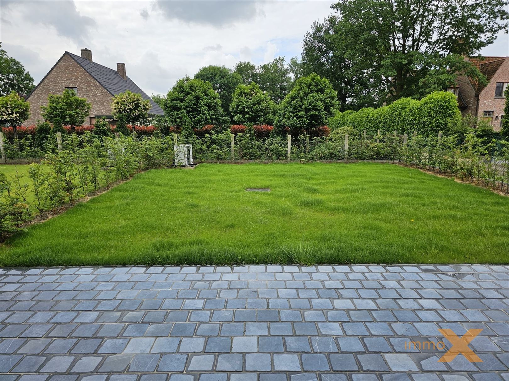 PRACHTIG AFGEWERKTE NIEUWBOUWWONING foto 32