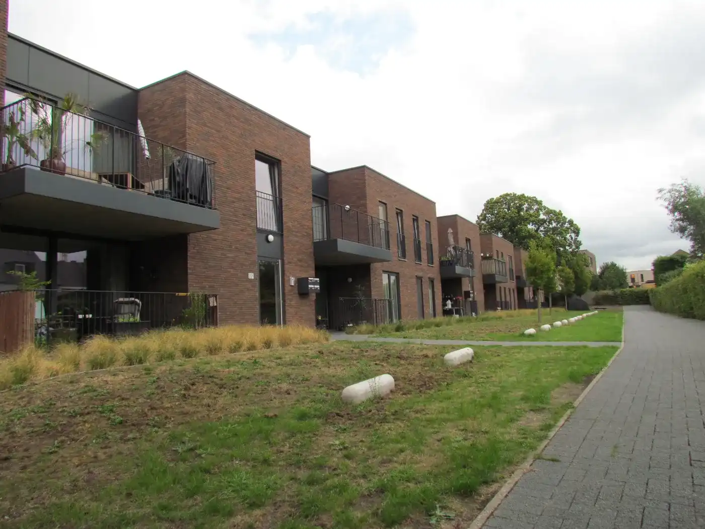 Energiezuinig appartement van 100 m² met kelder en parkeerplaats. foto 2