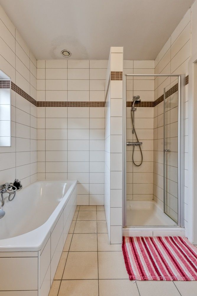 Sterk visueel gelegen kantoorgebouw met 3 standplaatsen en groot bovenliggend appartement met 6% bruto rendement. foto 23