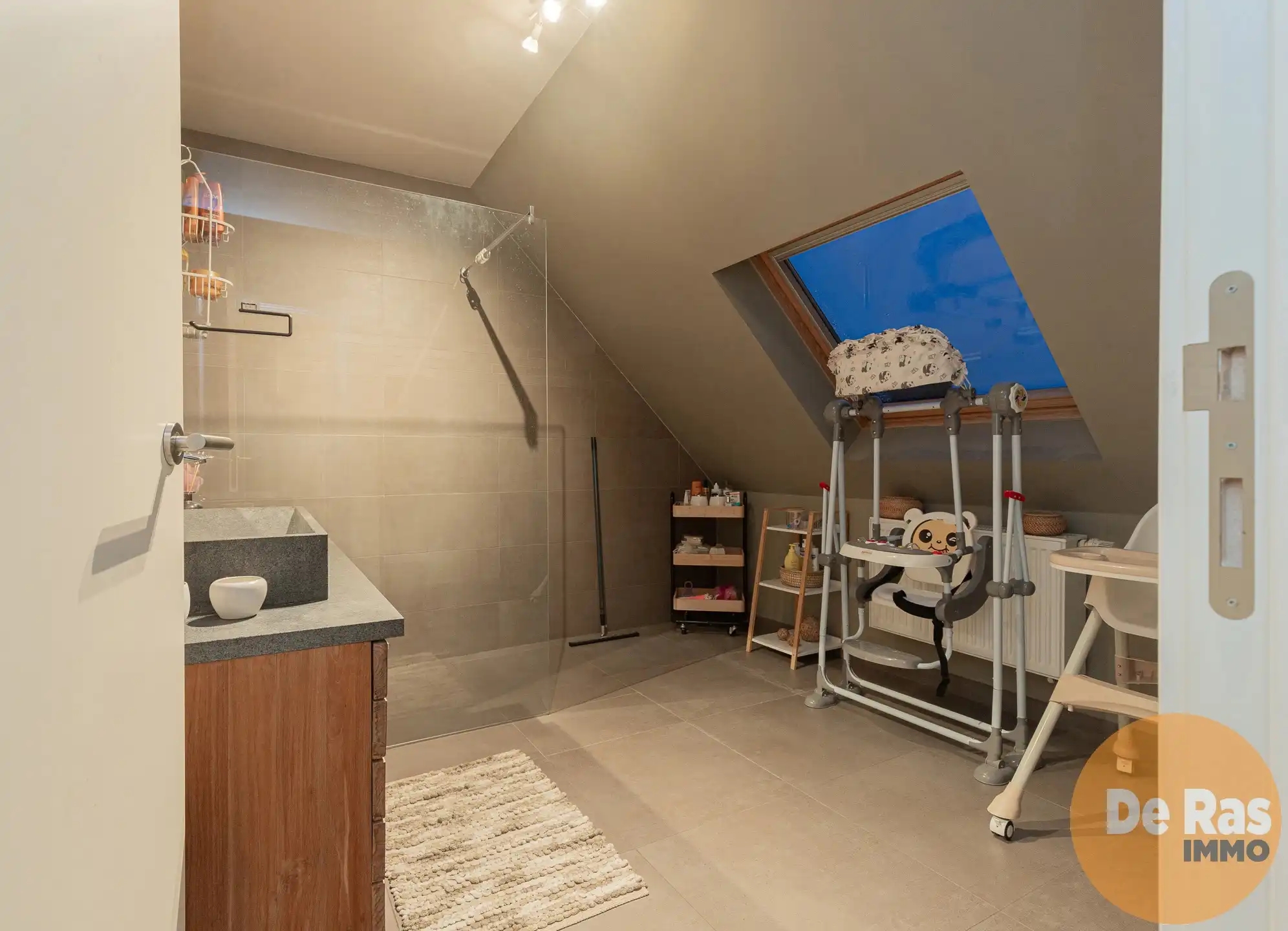 OUDEGEM - Instapklaar, ruim duplex appartement 3slpk foto 14