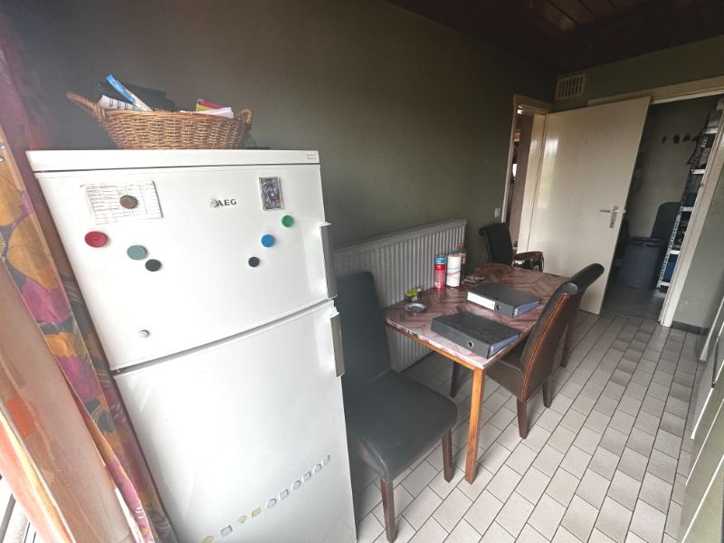 Te renoveren 2 slaapkamer appartement op tweede verdieping met terras. foto 17