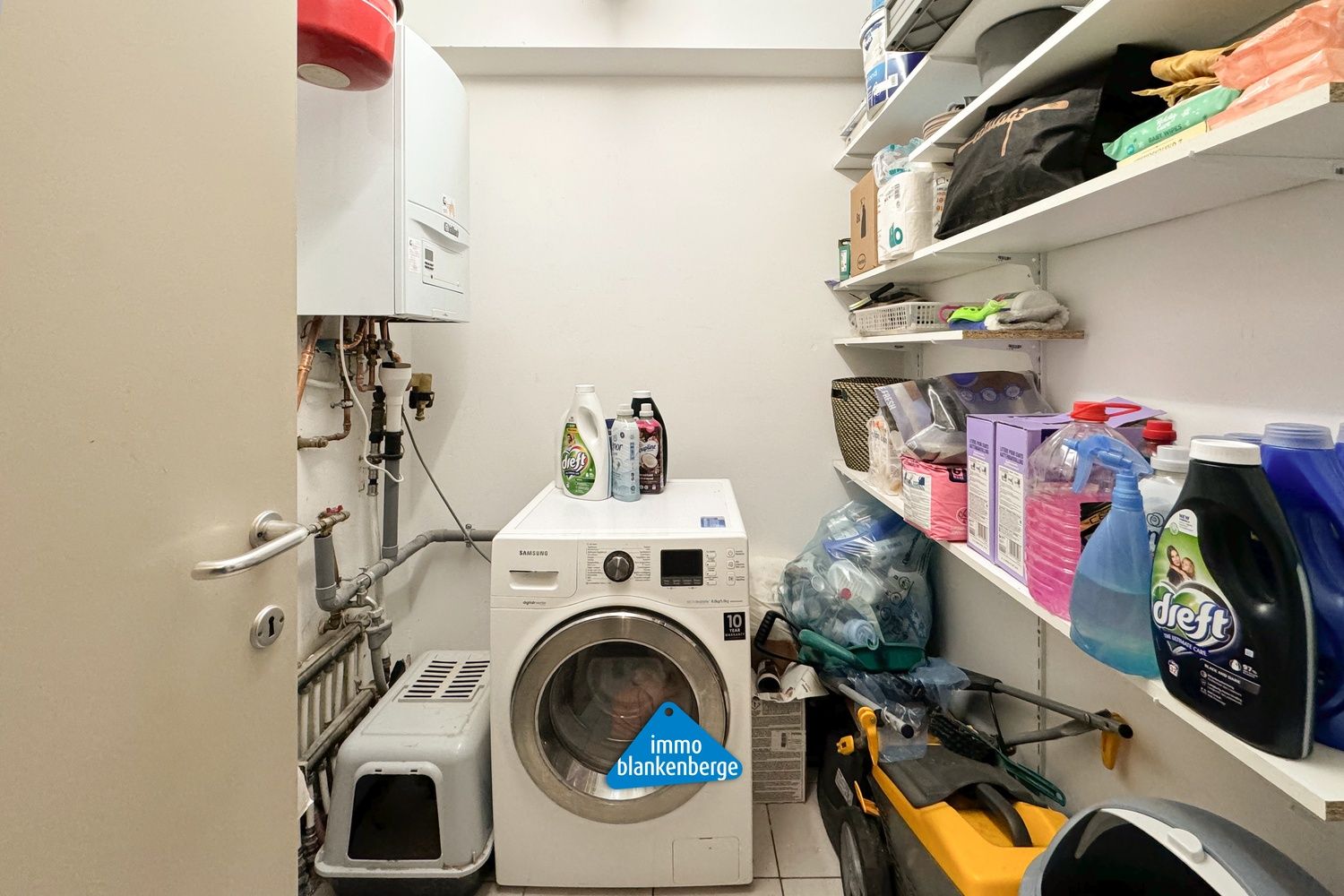 Ruim gelijkvloers appartement met voortuin en autostaanplaats foto 19