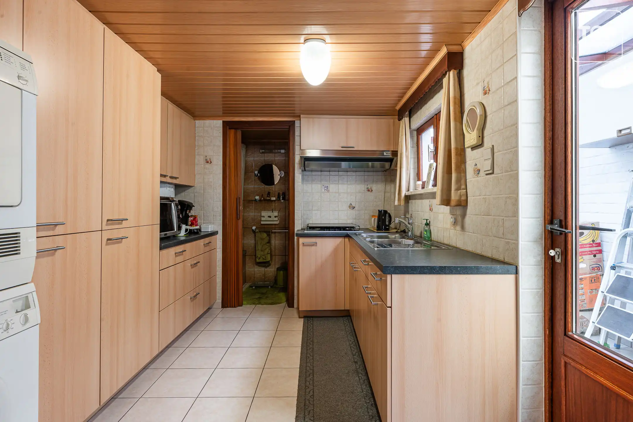 Te renoveren woning met 3 slaapkamers, tuin en grote zolder foto 4