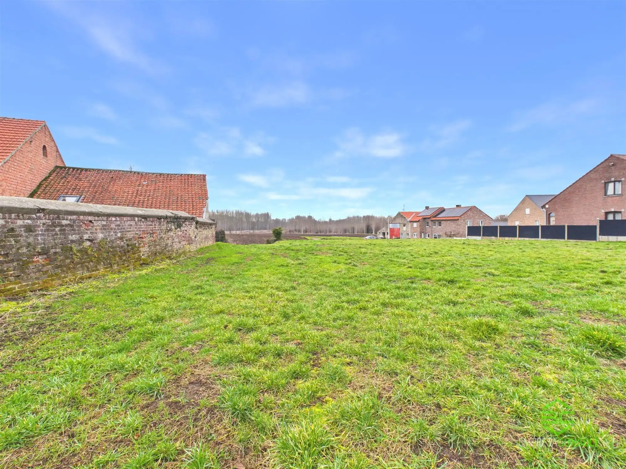 Prachtig gelegen bouwgrond voor een HOB op 5a 48ca! foto {{pictureIndex}}