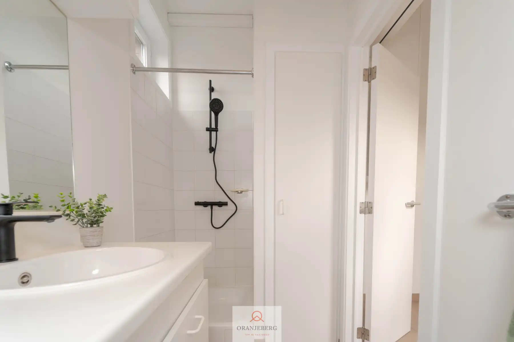 Instapklaar duplex-appartement Wondelgem! foto 18