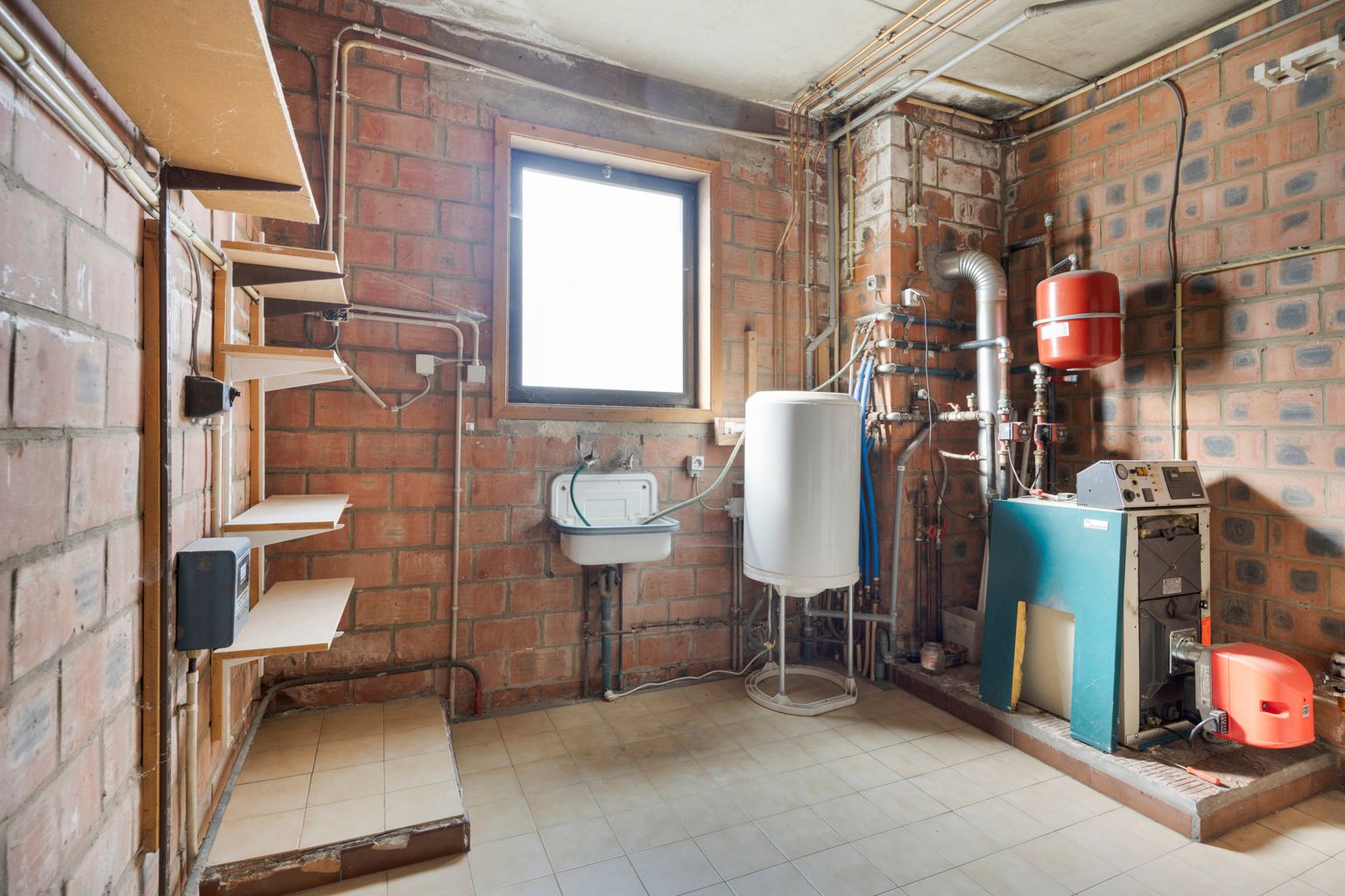 Te renoveren laagbouwvilla met verzicht in rustige straat foto 22