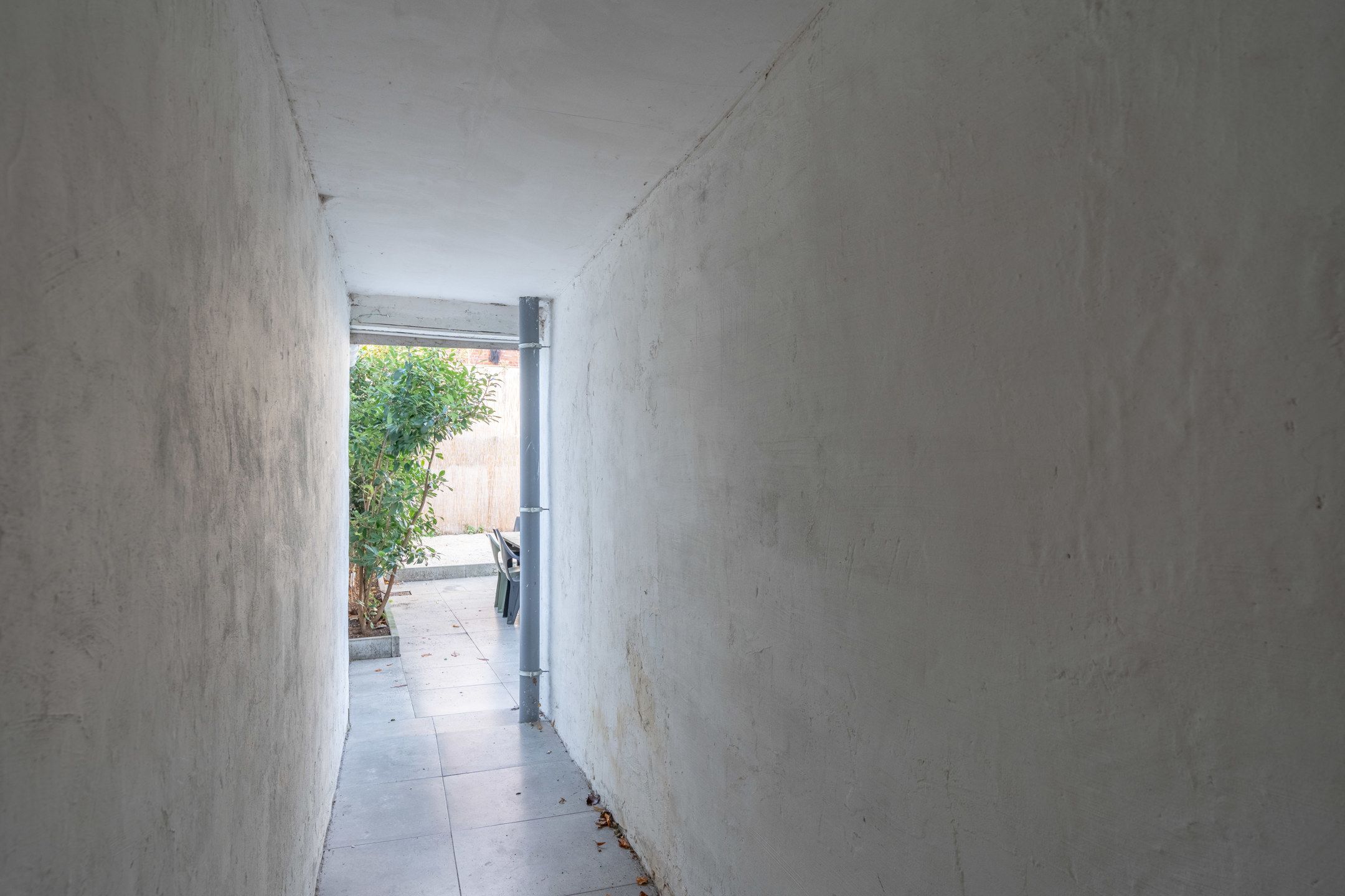 Recent gerenoveerde woning met 4 slpks en zij-ingang! foto 28