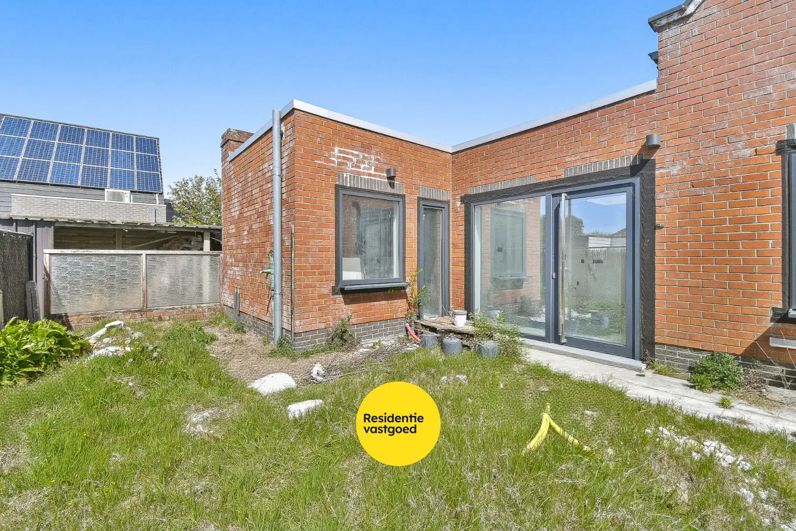 Woning met reeds aangevatte renovatie en veel potentieel foto 23