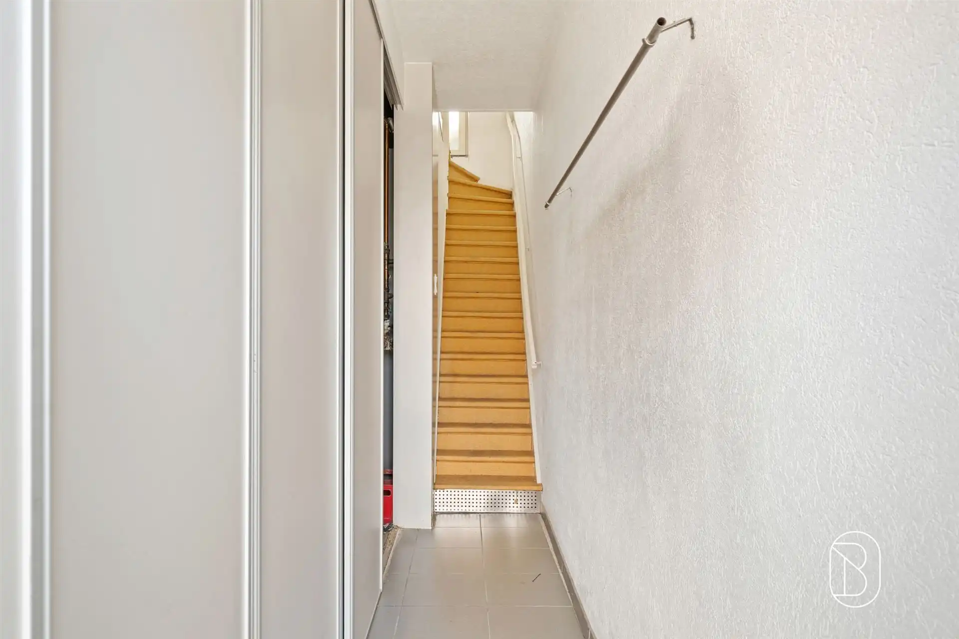 Ruime veelzijdige woning met 5 SLK en polyvalente ruimte foto 6
