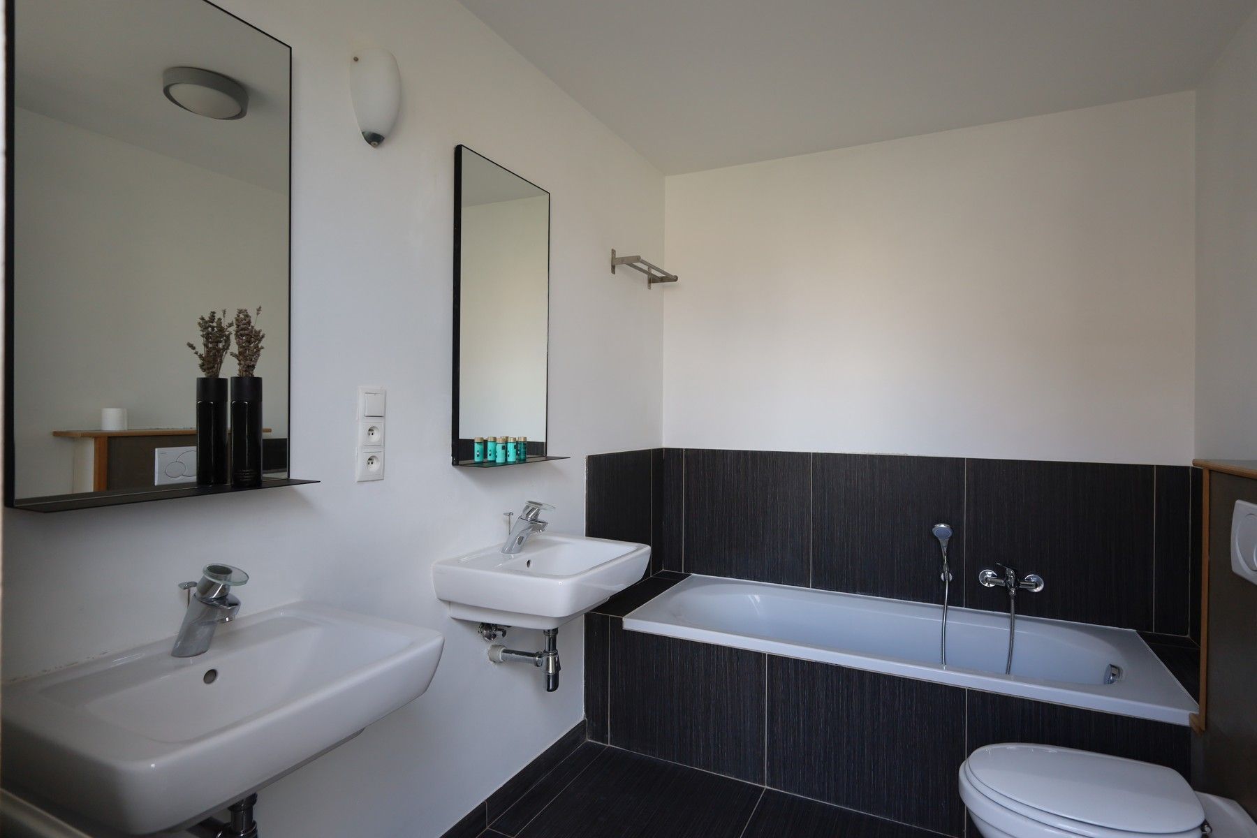 Moderne gezinswoning met tuin en garage, 4,7 km van NATO foto 17